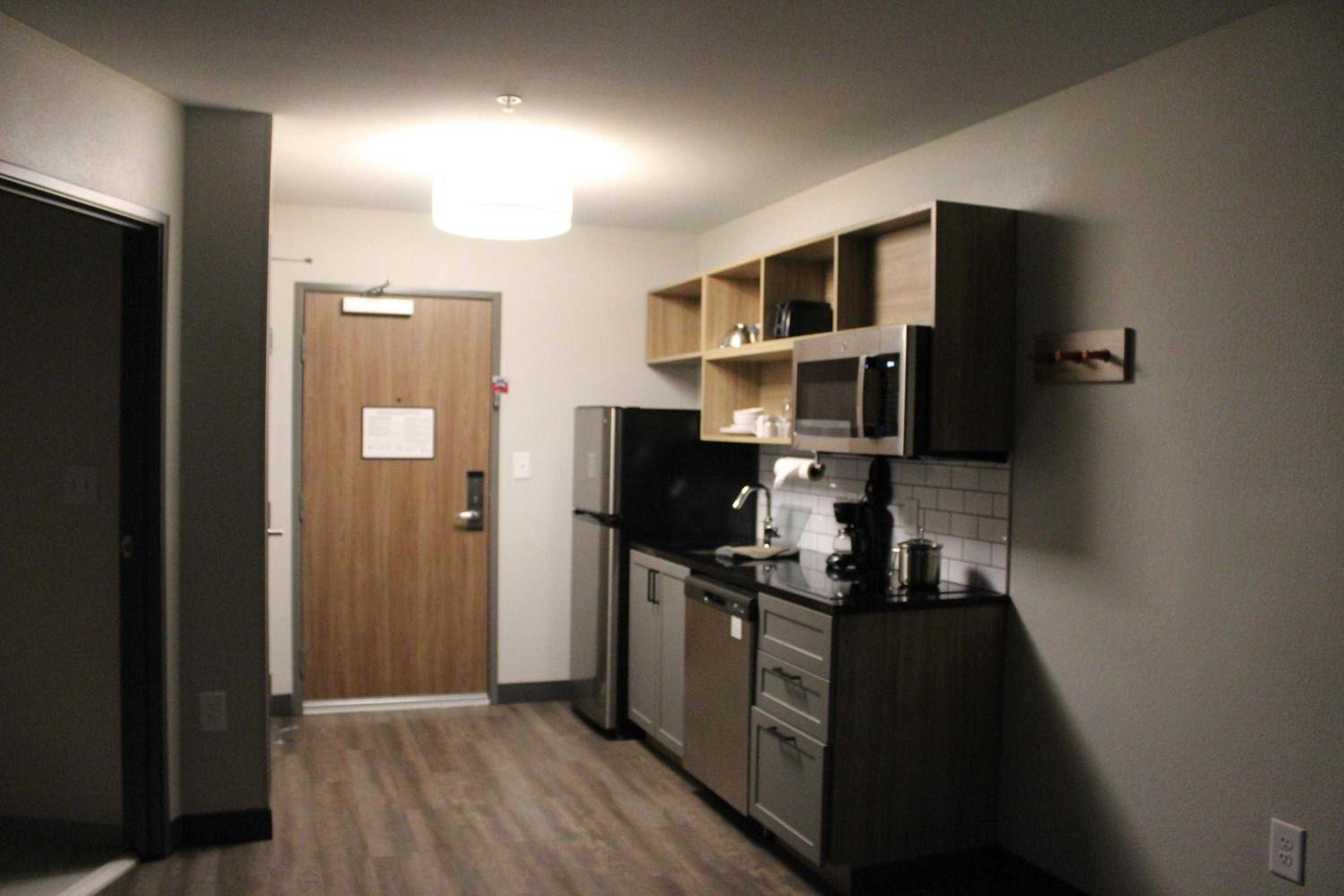 Superior King Suite - Non-Smoking - Photo 5