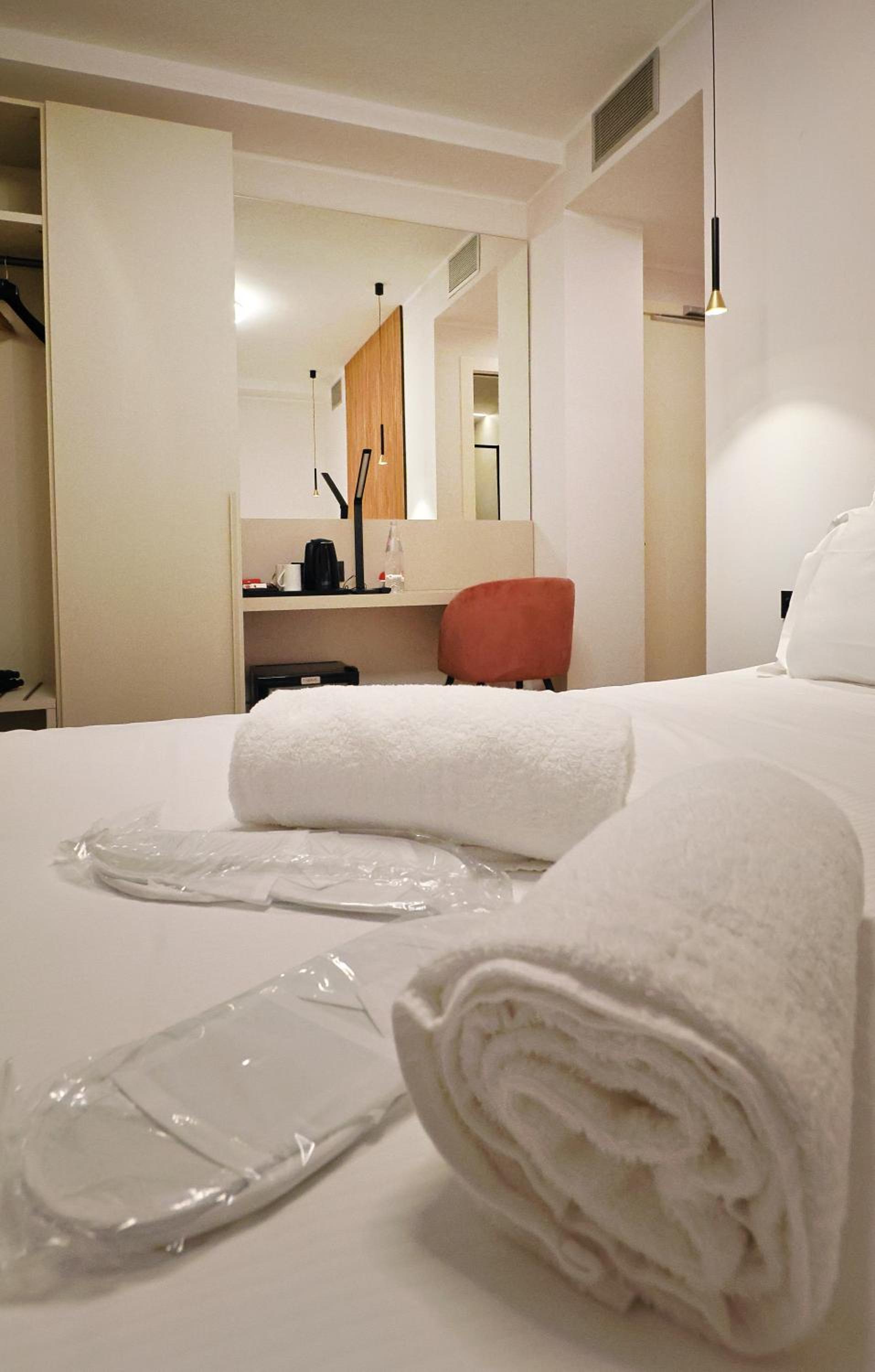 Double Room with Extra Bed photo 3