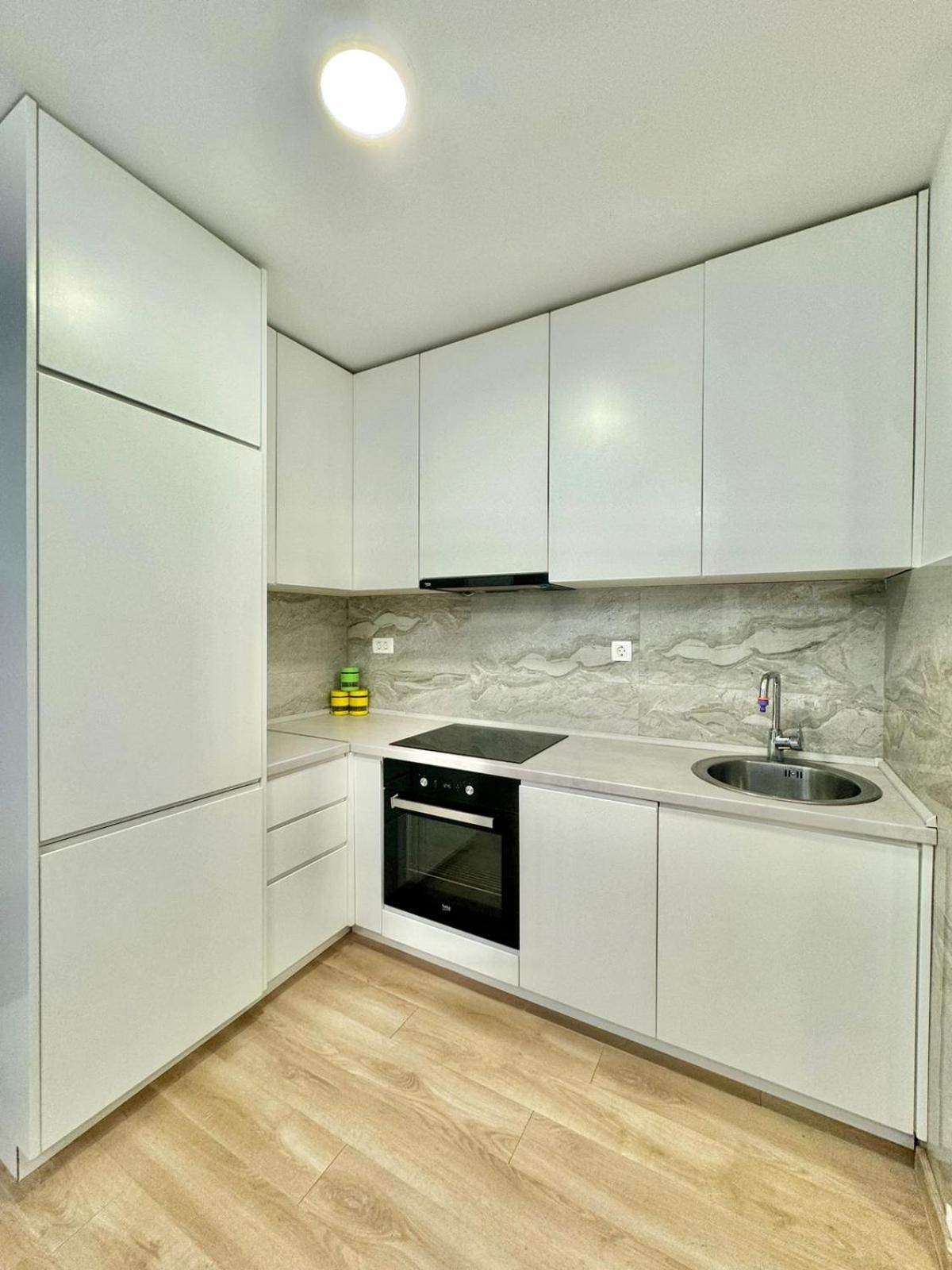 One-Bedroom Apartment photo 2