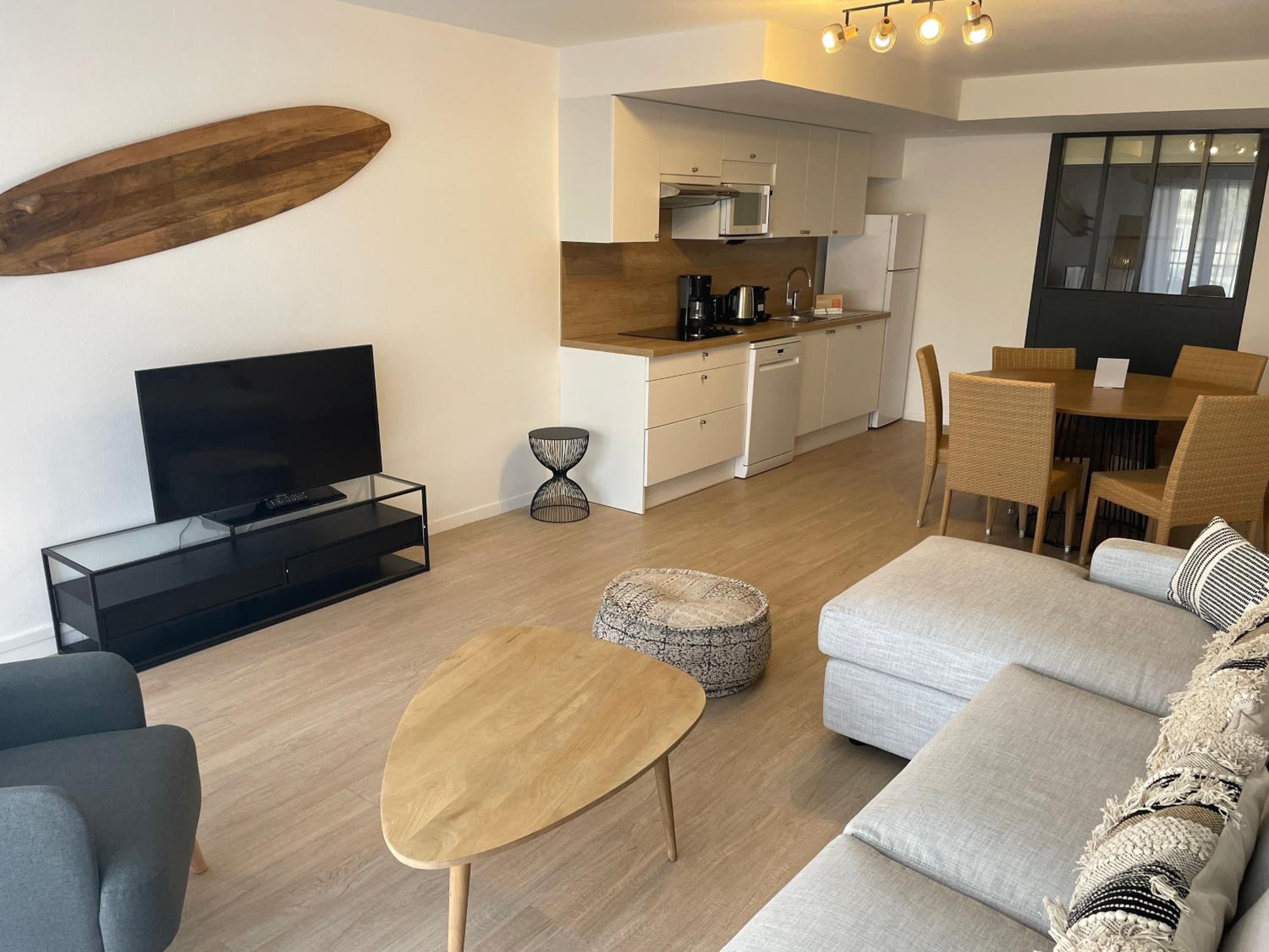 Superior Two-Bedroom Apartment (6 People)
