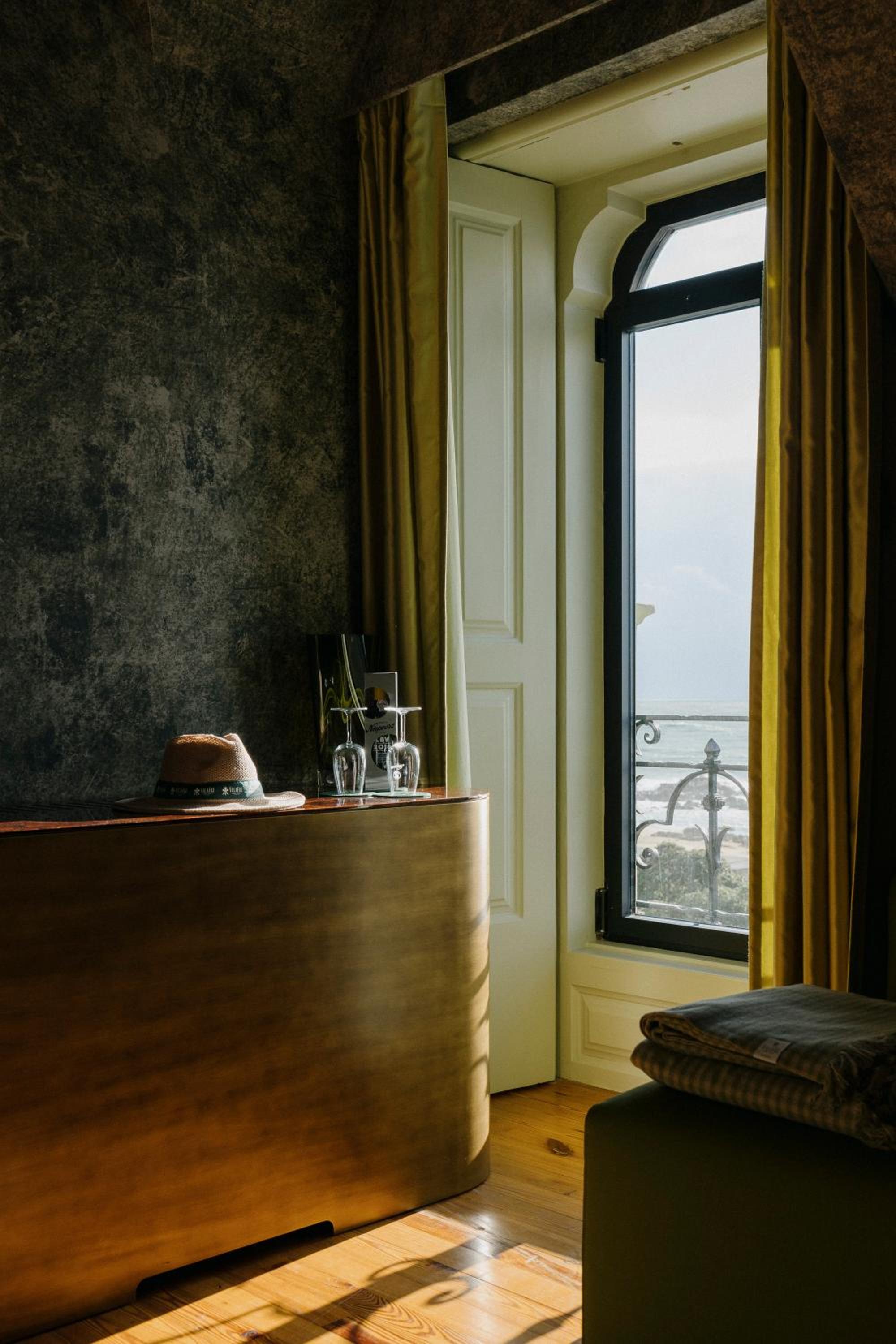 King Suite with Ocean View thumbnail 5