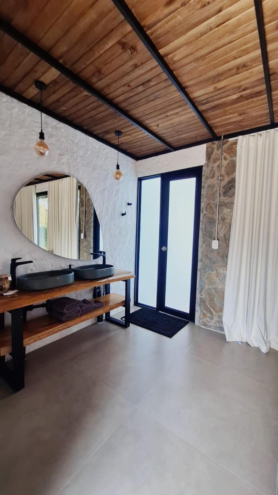 Deluxe Double Room with Balcony photo 3