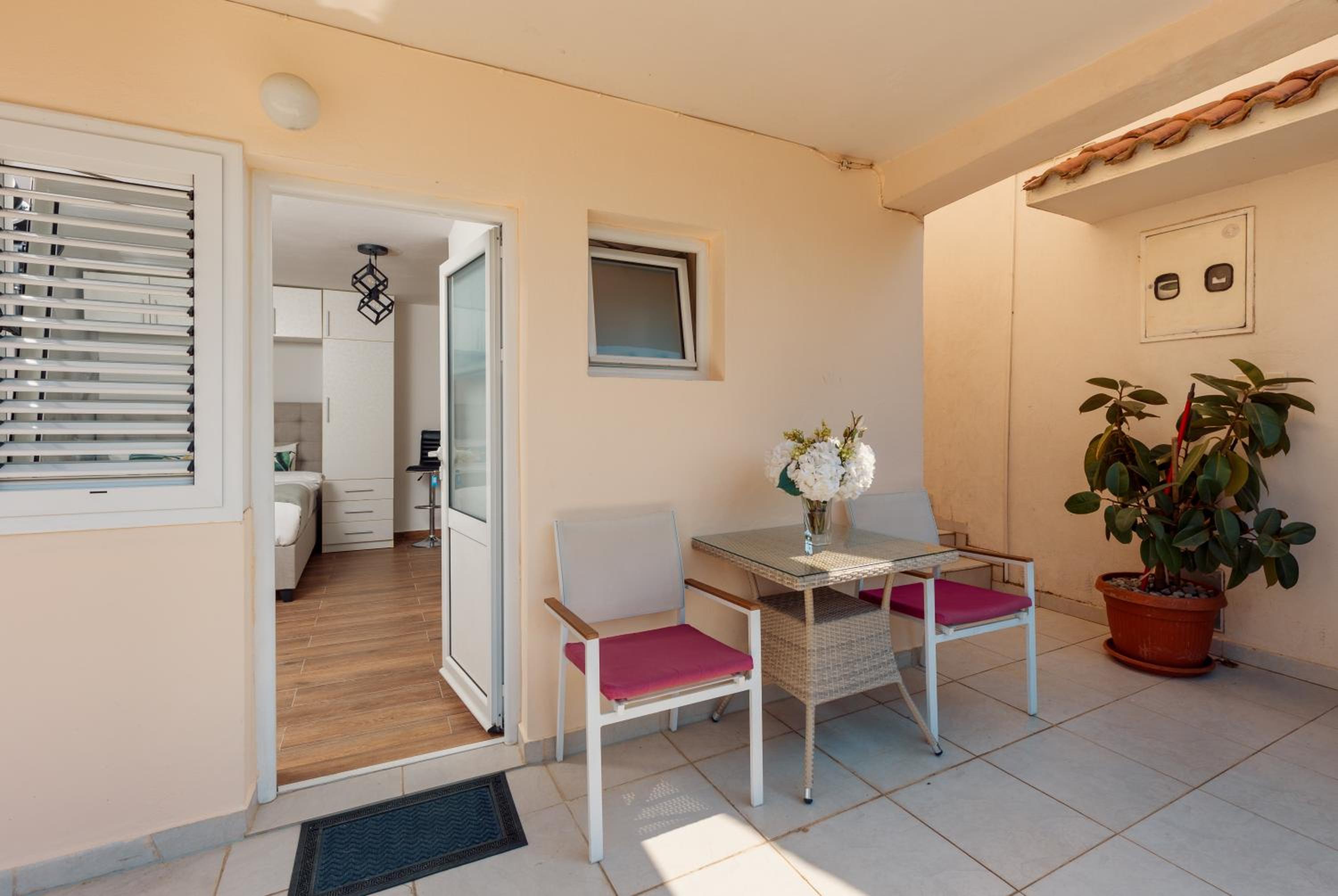 Studio with Mountain View (2 Adults)