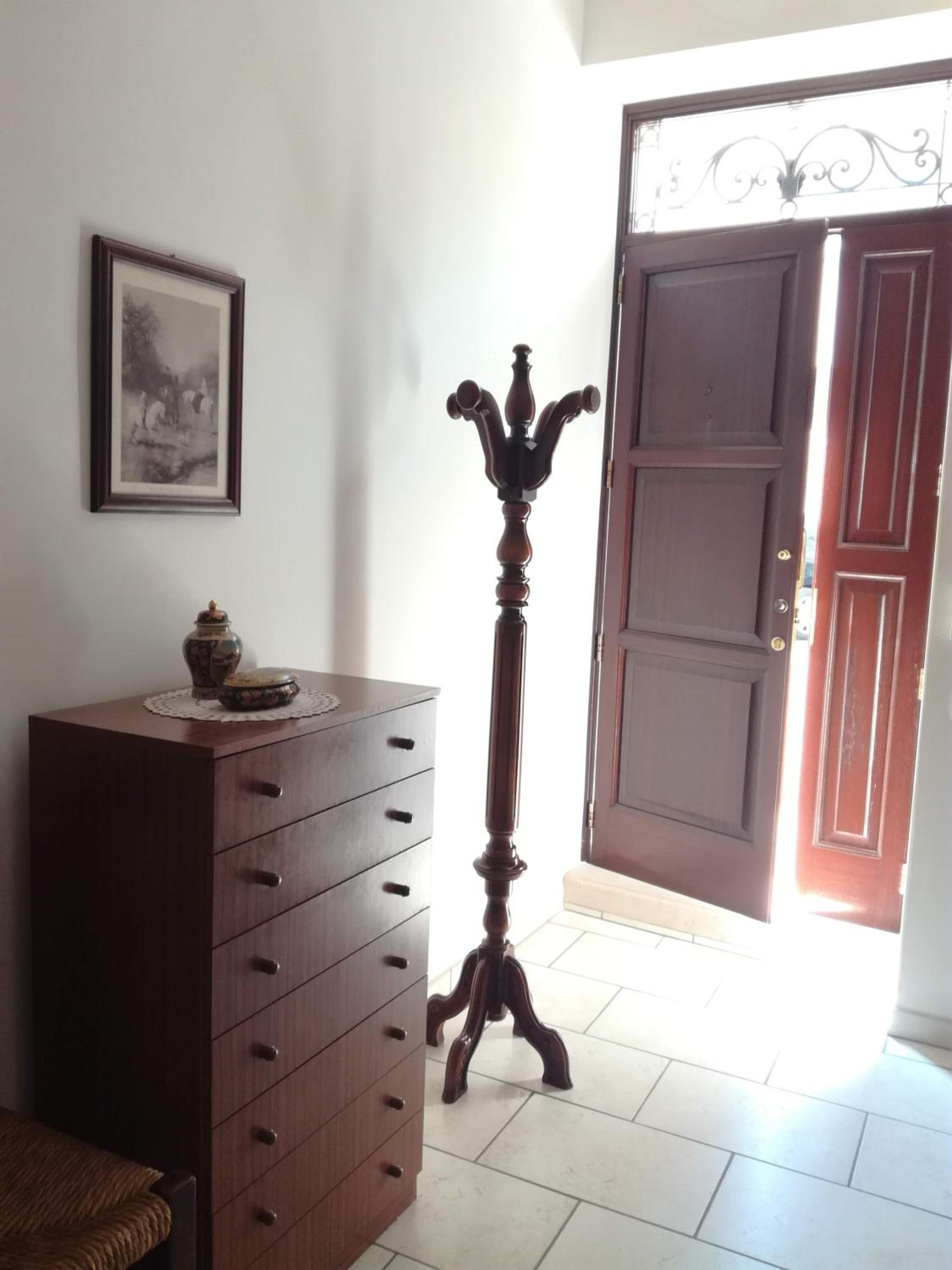 One-Bedroom House photo 1