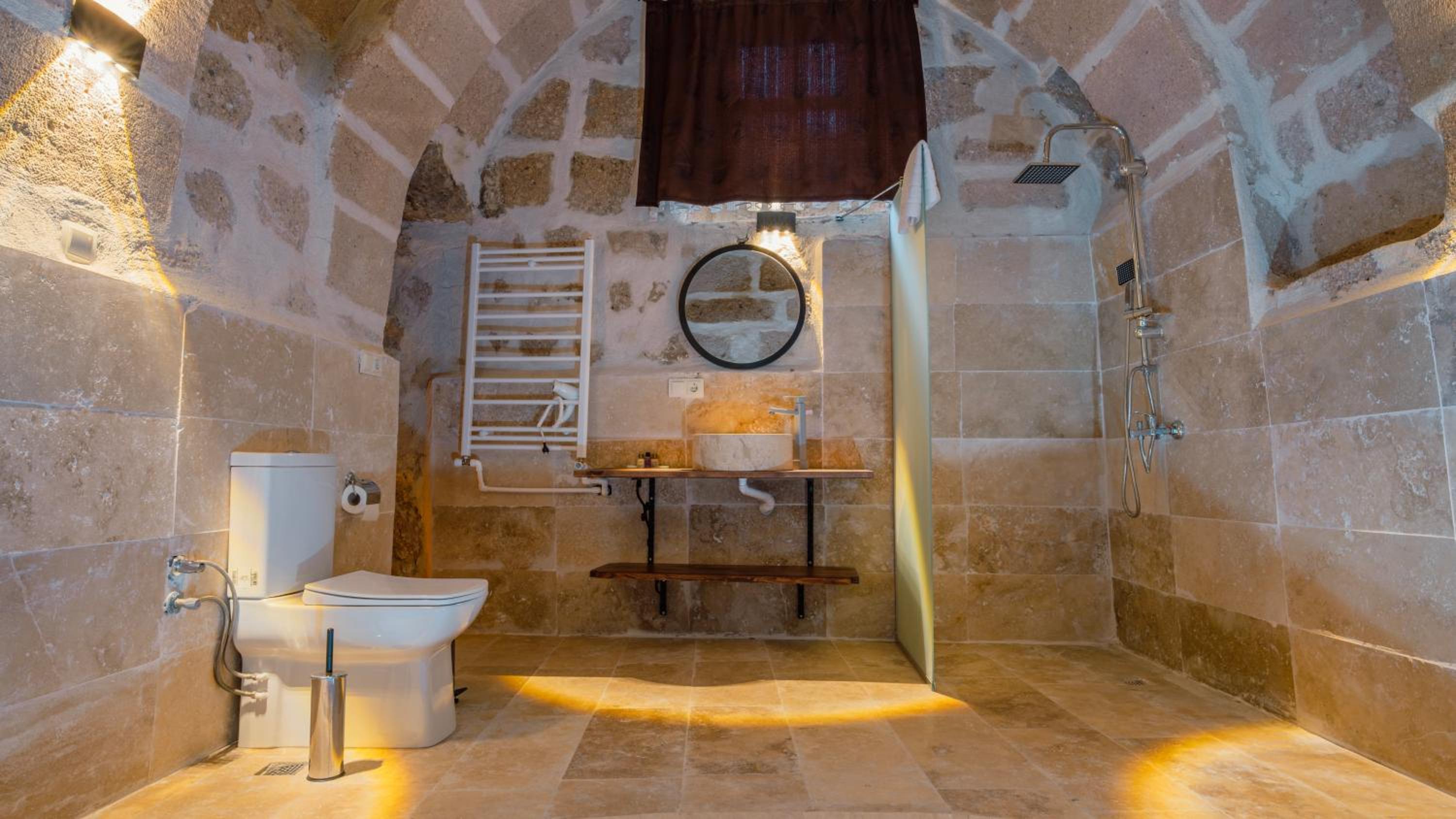 Deluxe Suite with Spa Bath photo 2
