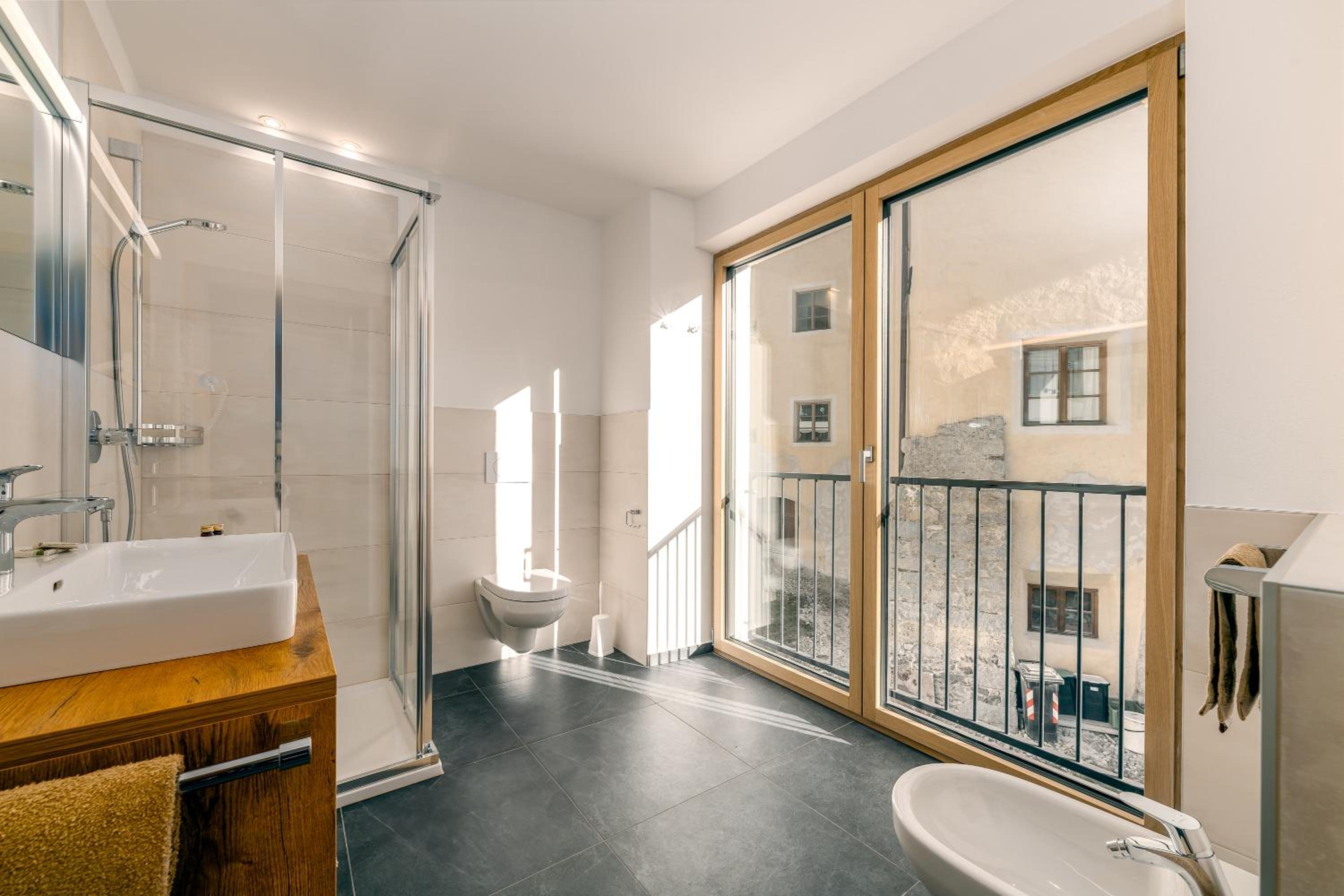 Two-Bedroom Deluxe Apartment with Garden View photo 2