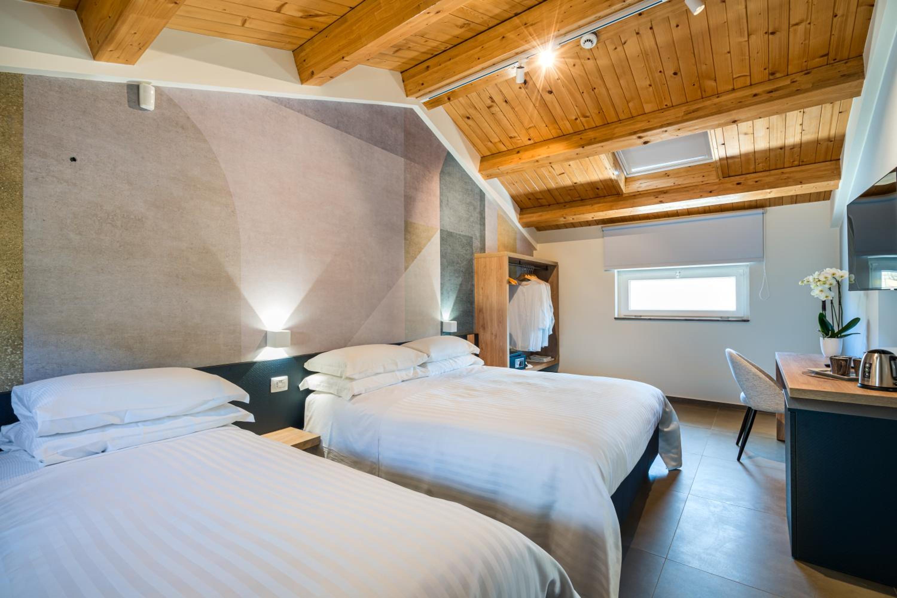 Superior Triple Room photo 3