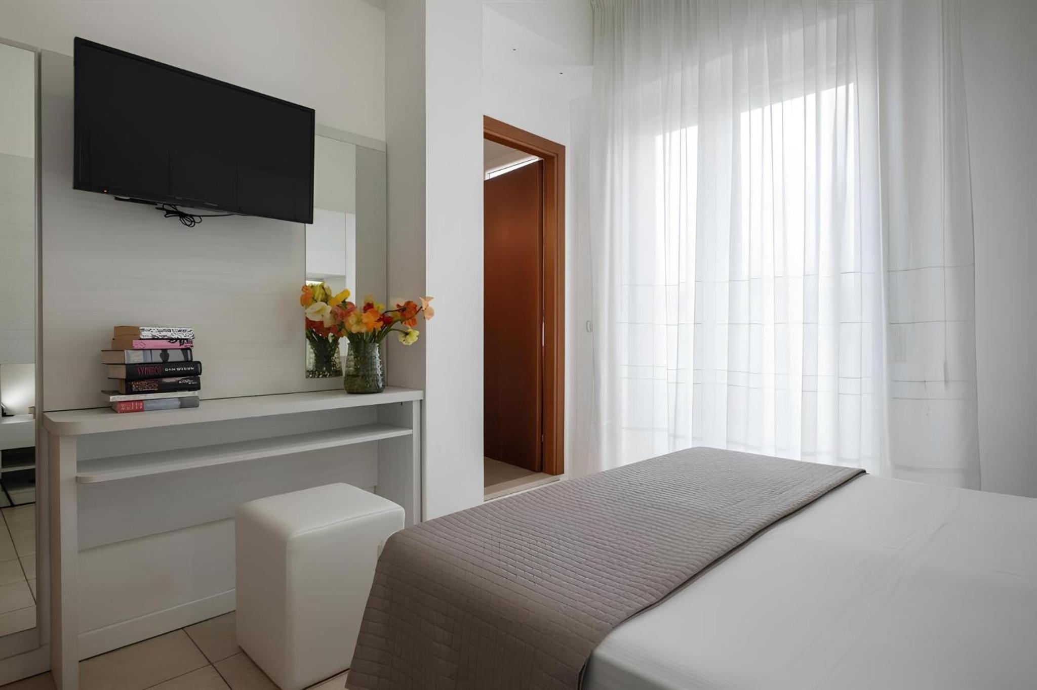 Double Room - Photo 3