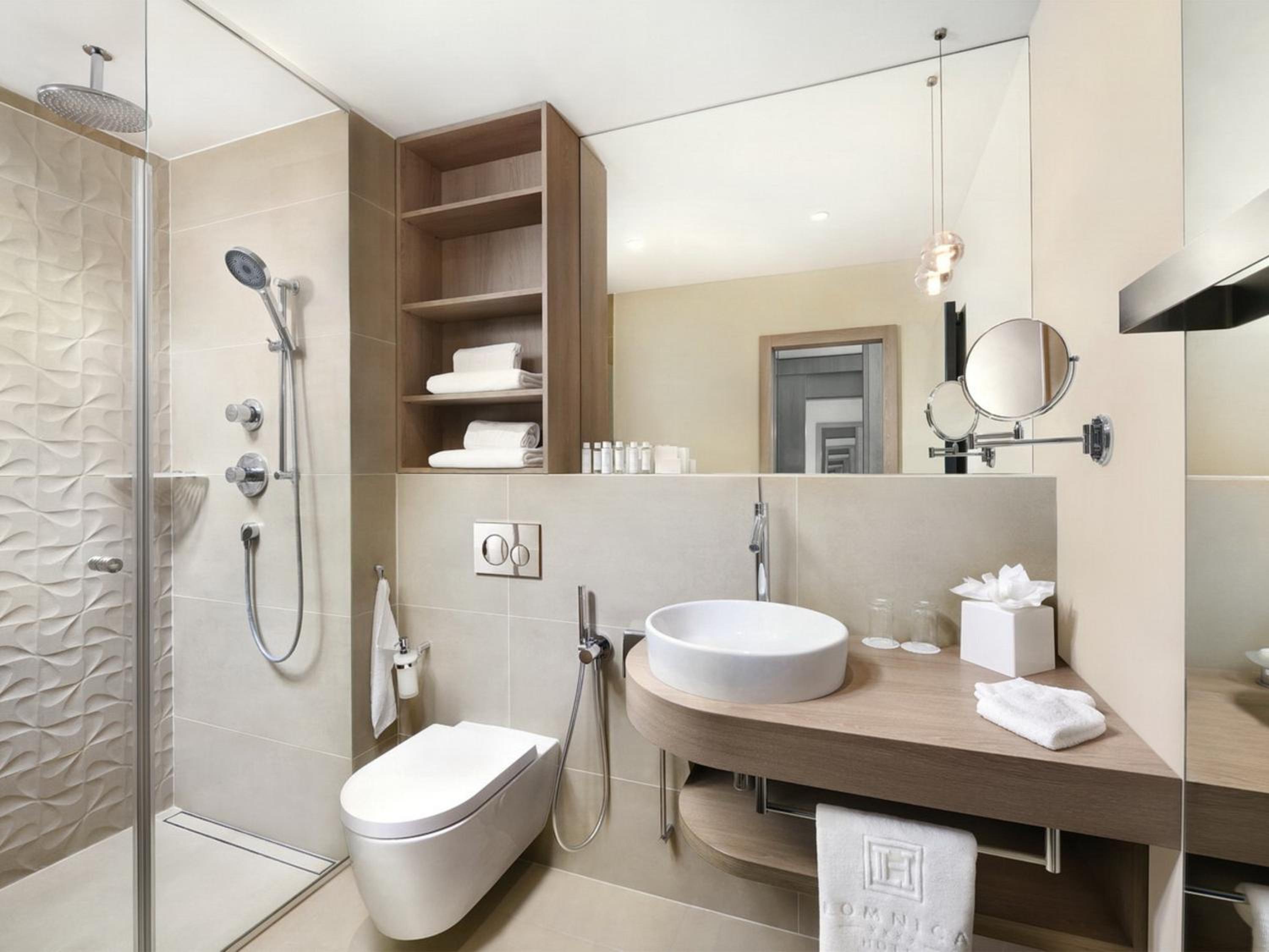 Modern Room with Balcony photo 2