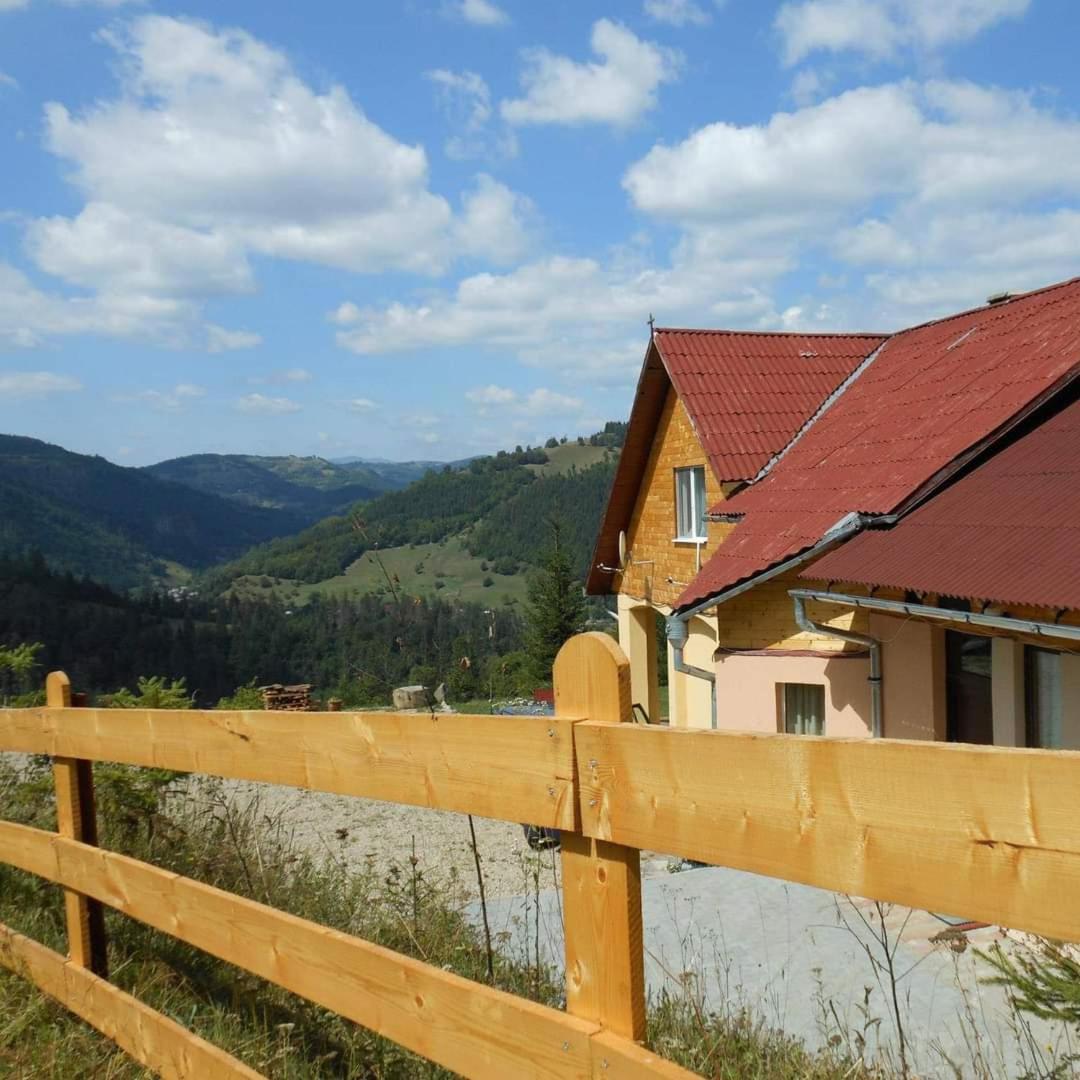 Four-Bedroom House photo 2