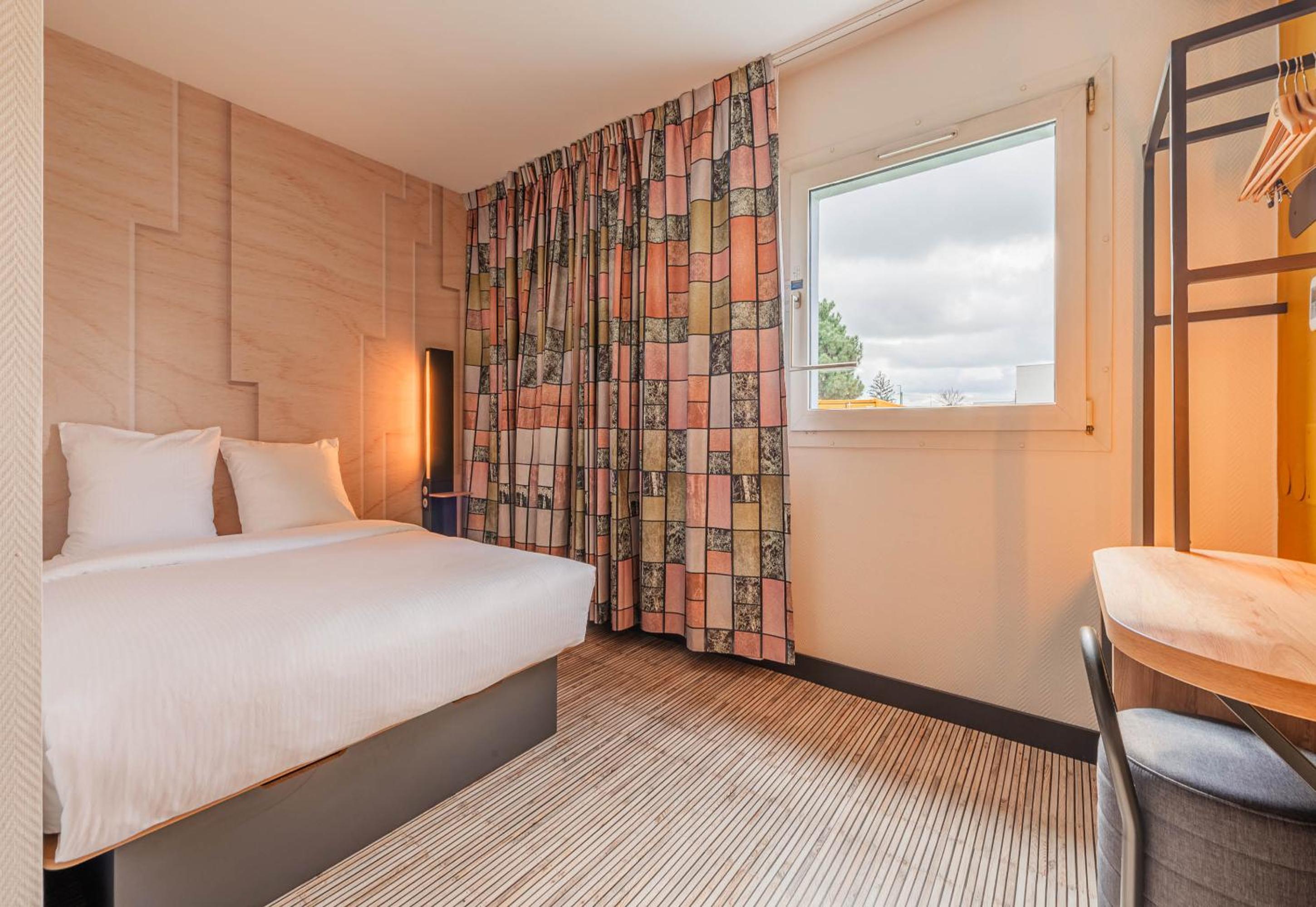 Double Room - Disability Access - Photo 1