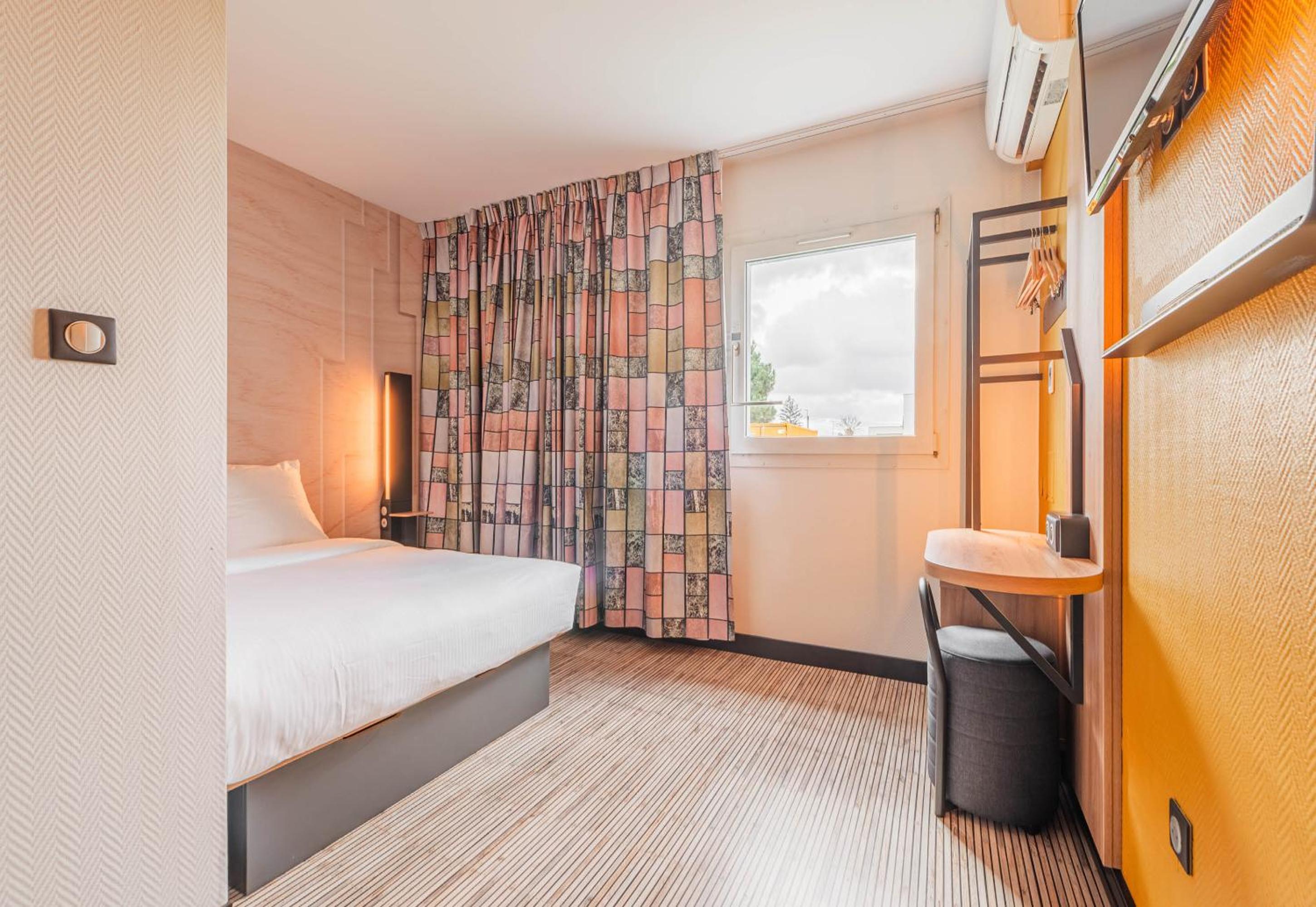 Double Room - Disability Access - Photo 4