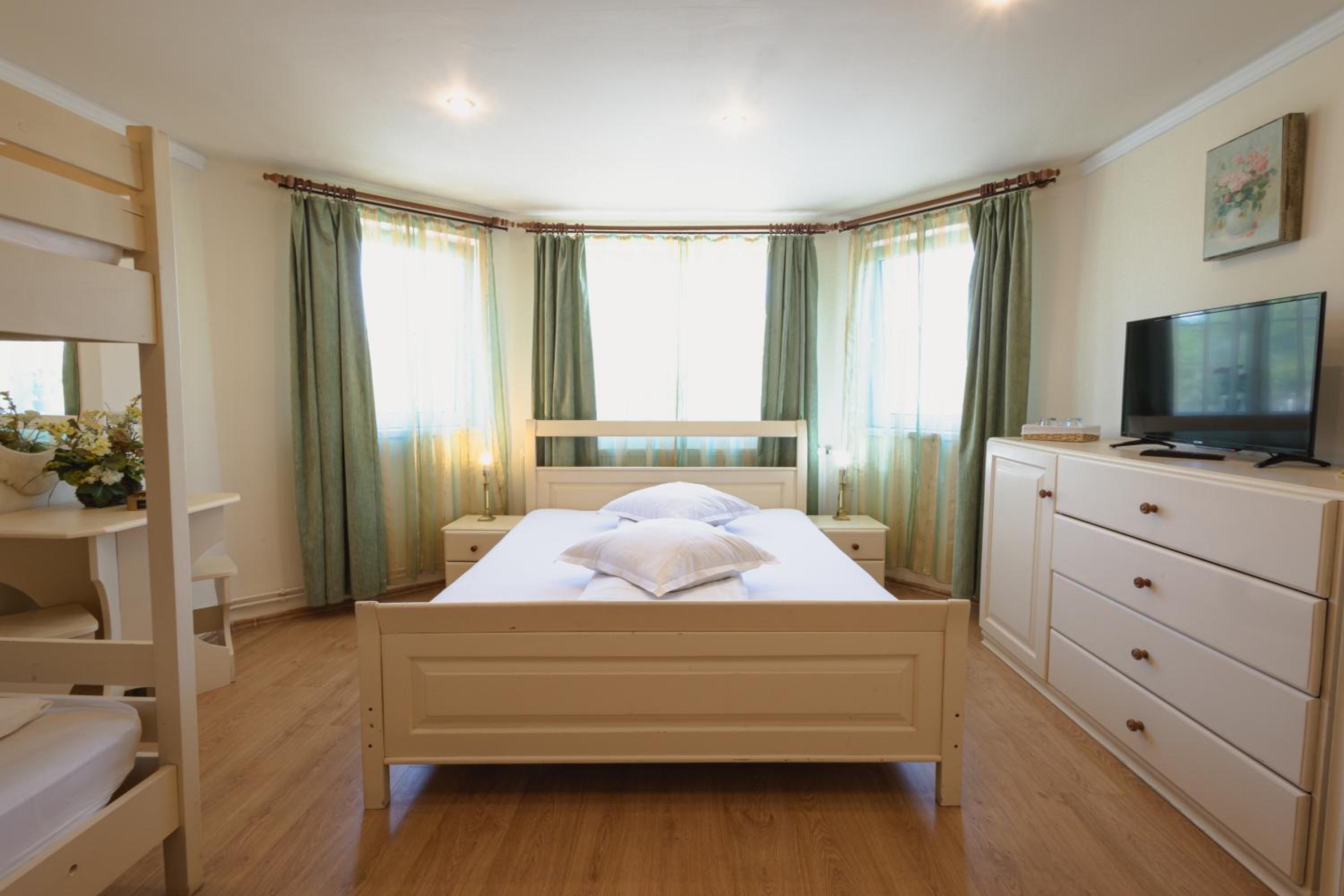 Triple Room with Private Bathroom