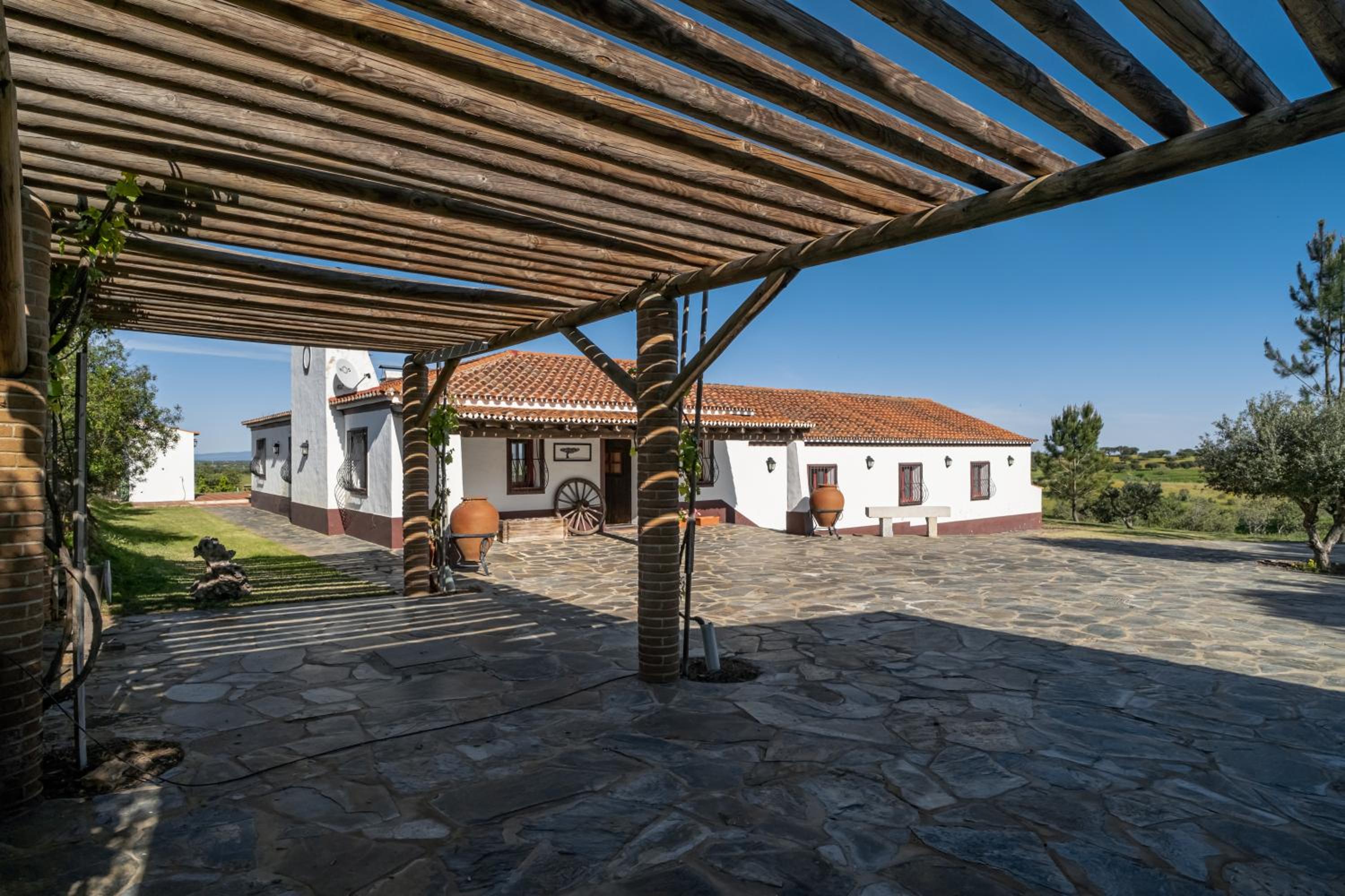 Villa photo 2