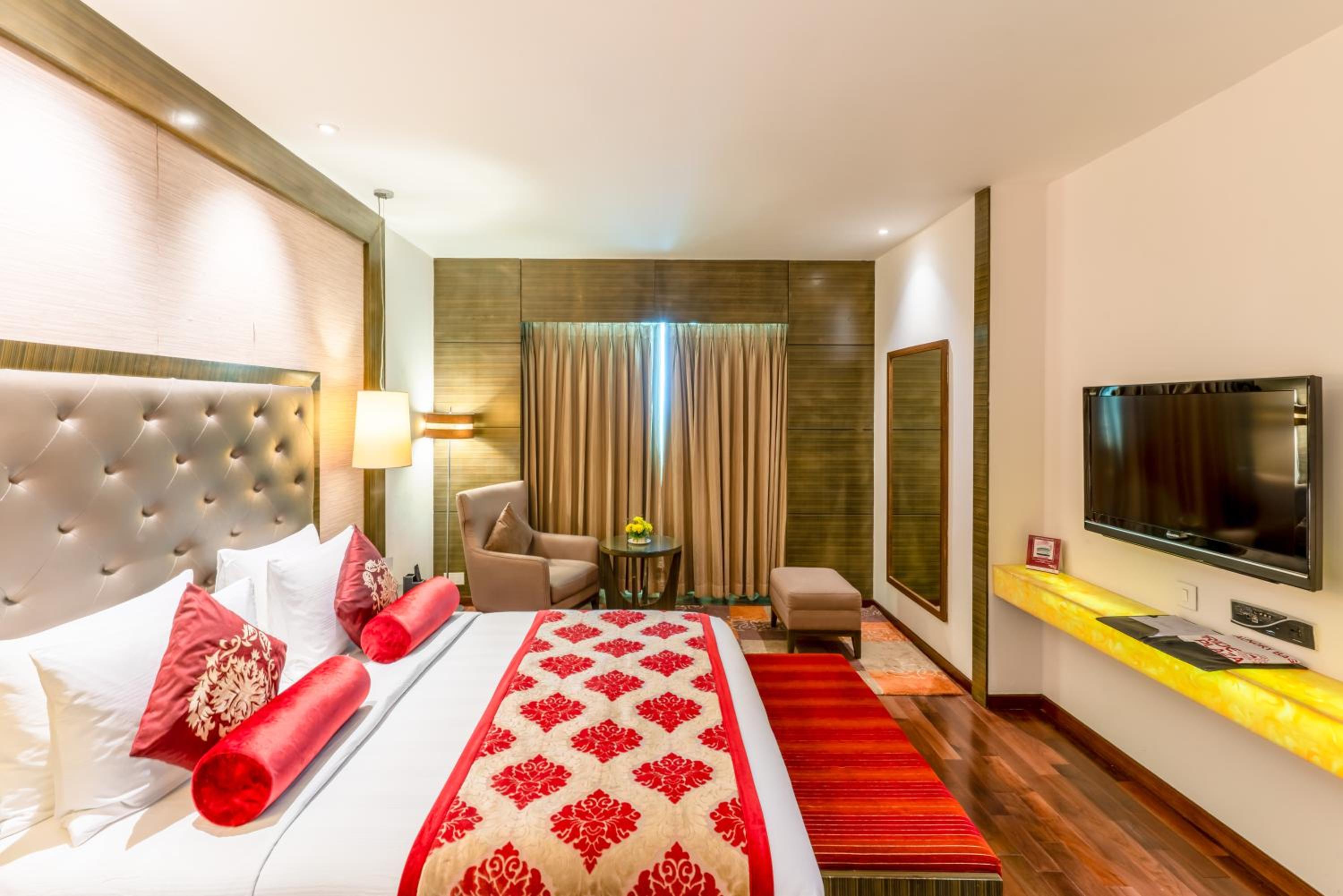 Deluxe Suite Deluxe Suite
