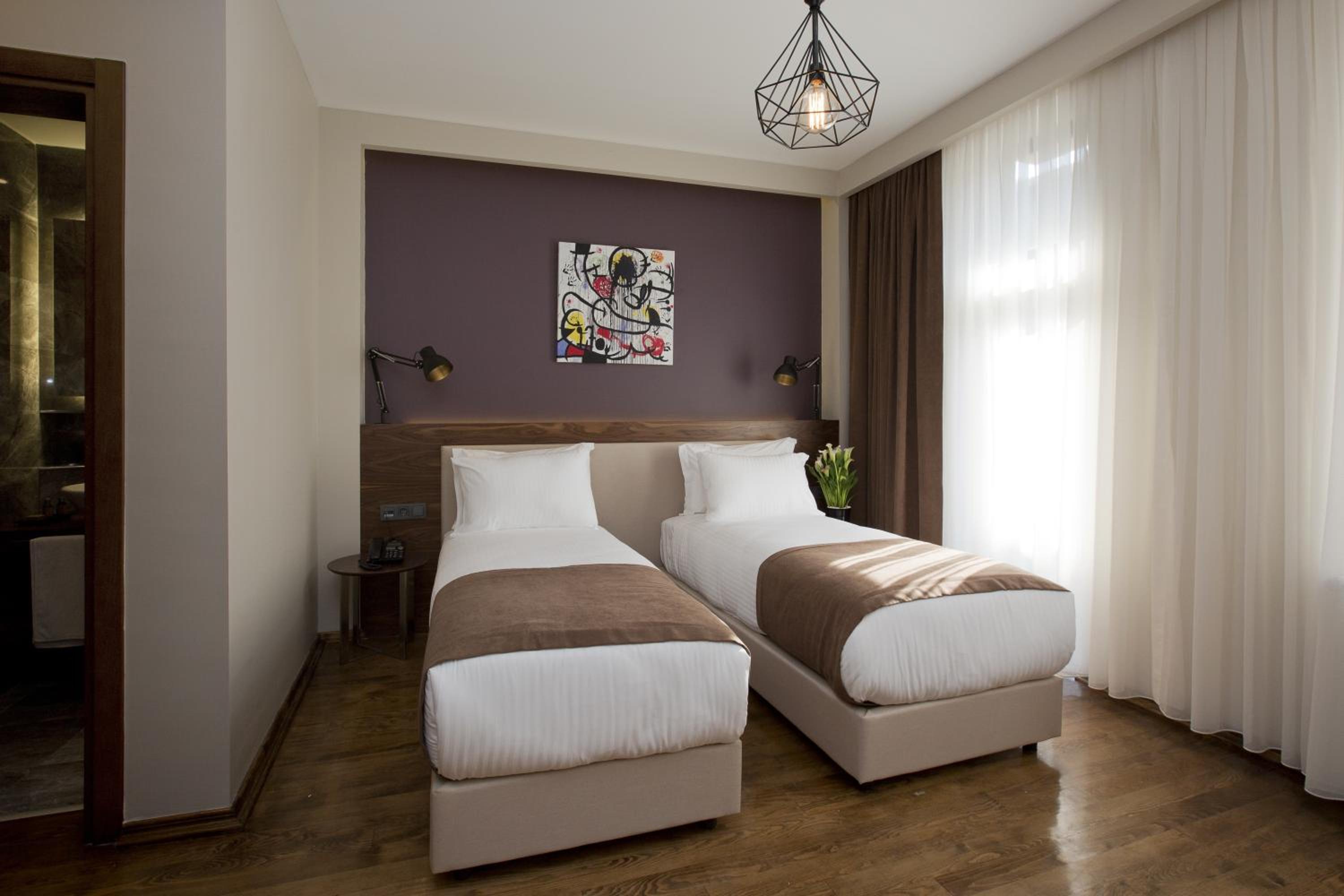 Deluxe Twin Room photo 3