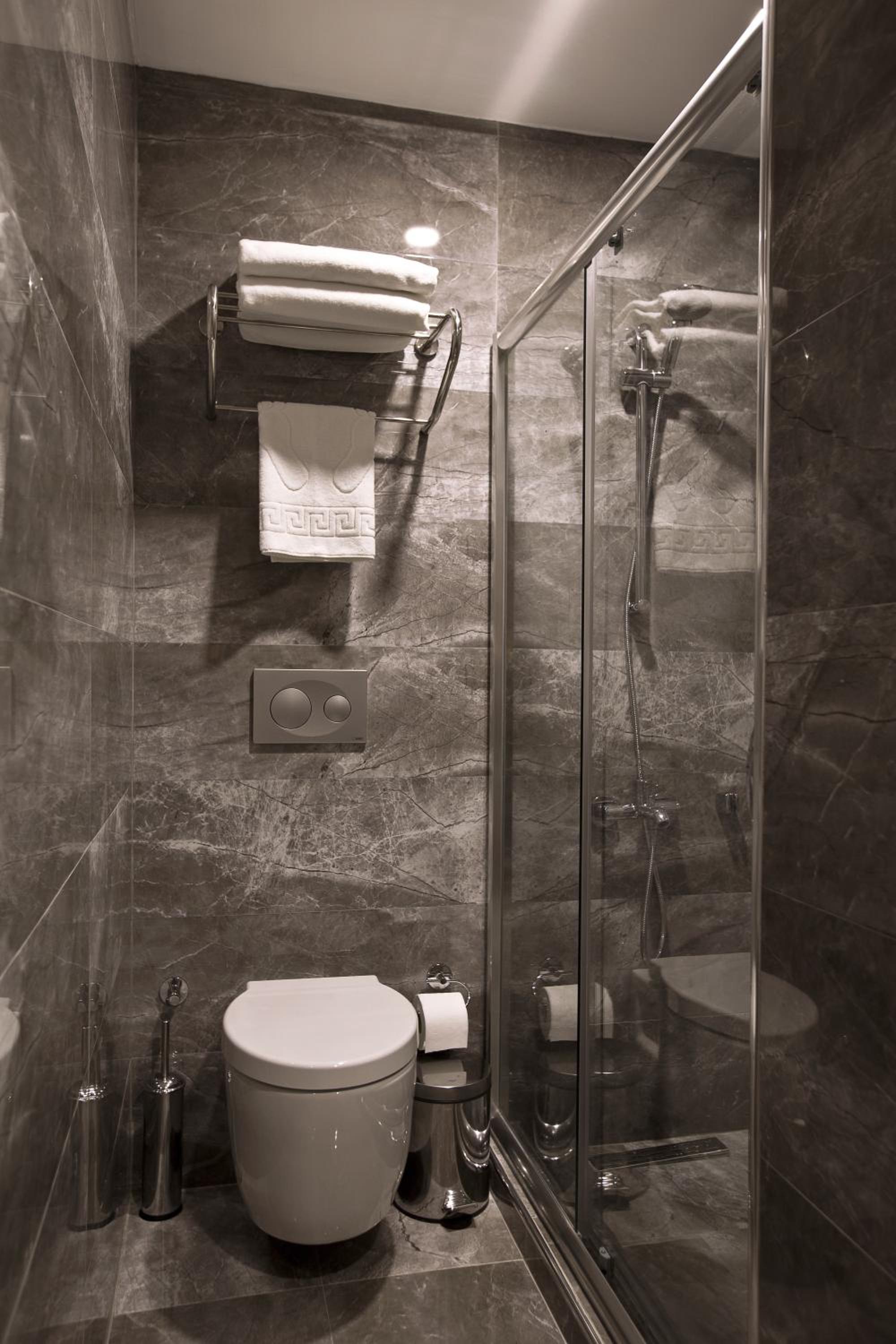 Deluxe King Room photo 3