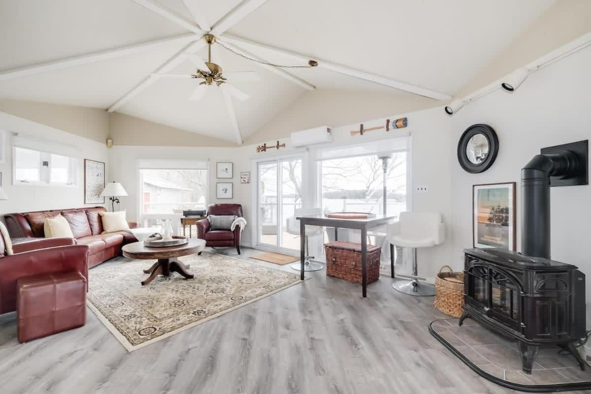 Family Room photo 2