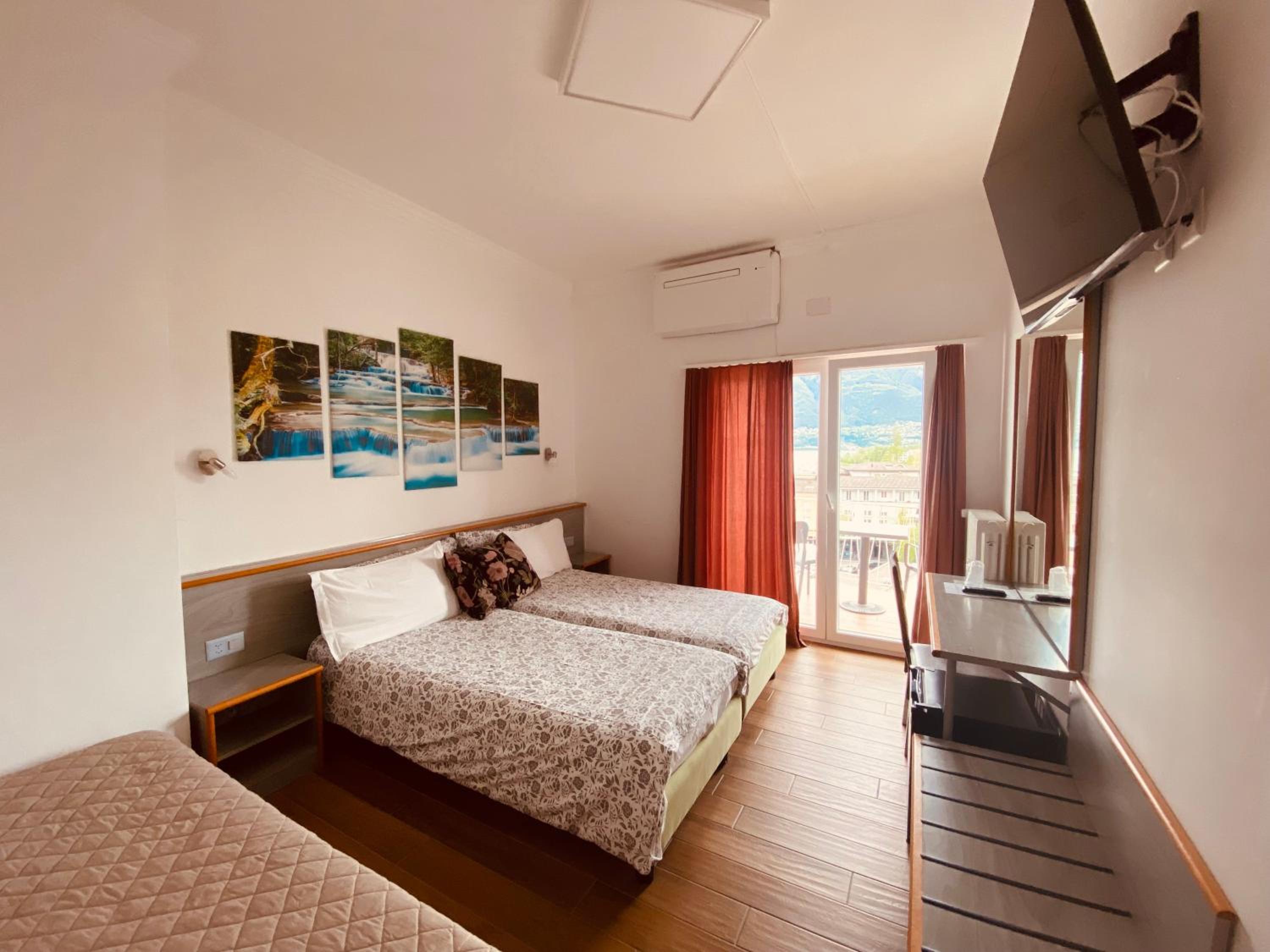 Triple Room - Photo 1