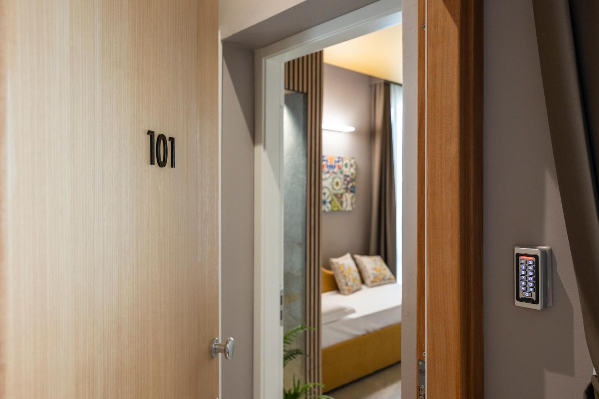 Large Double or Twin Room photo 3