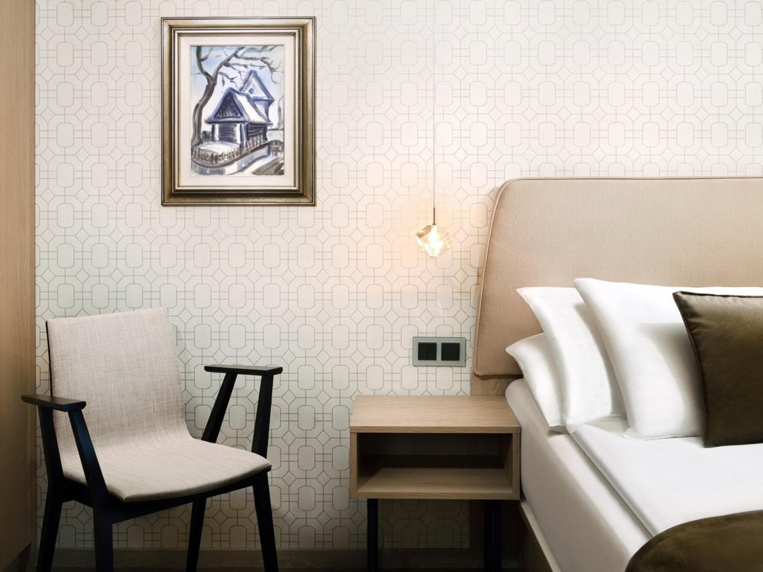 Modern Room with Balcony photo 3