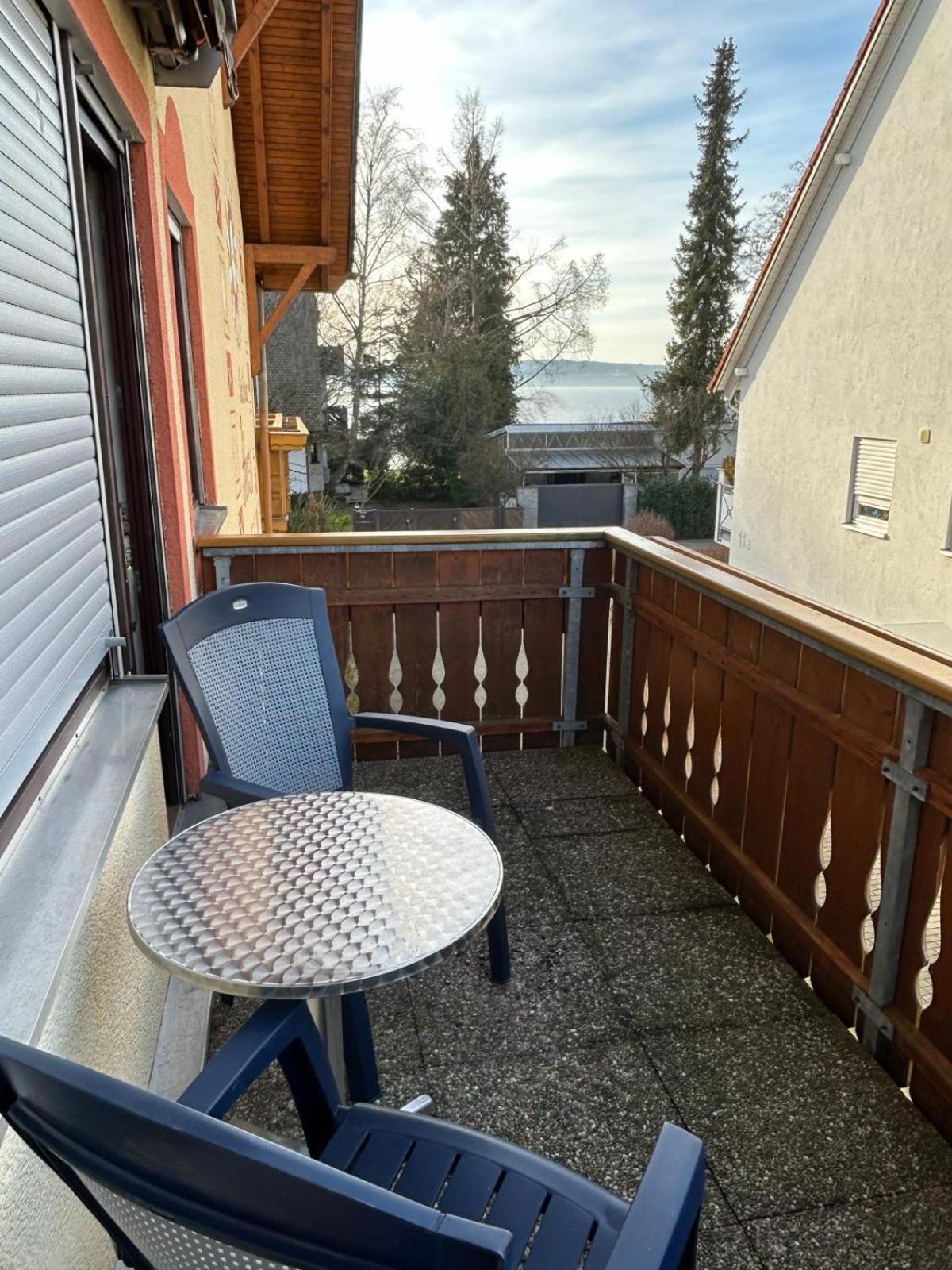 Triple Room with partial lake view and balcony photo 2