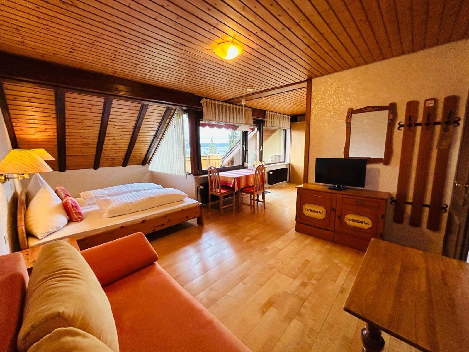 Quadruple Room with Lake View and terrace