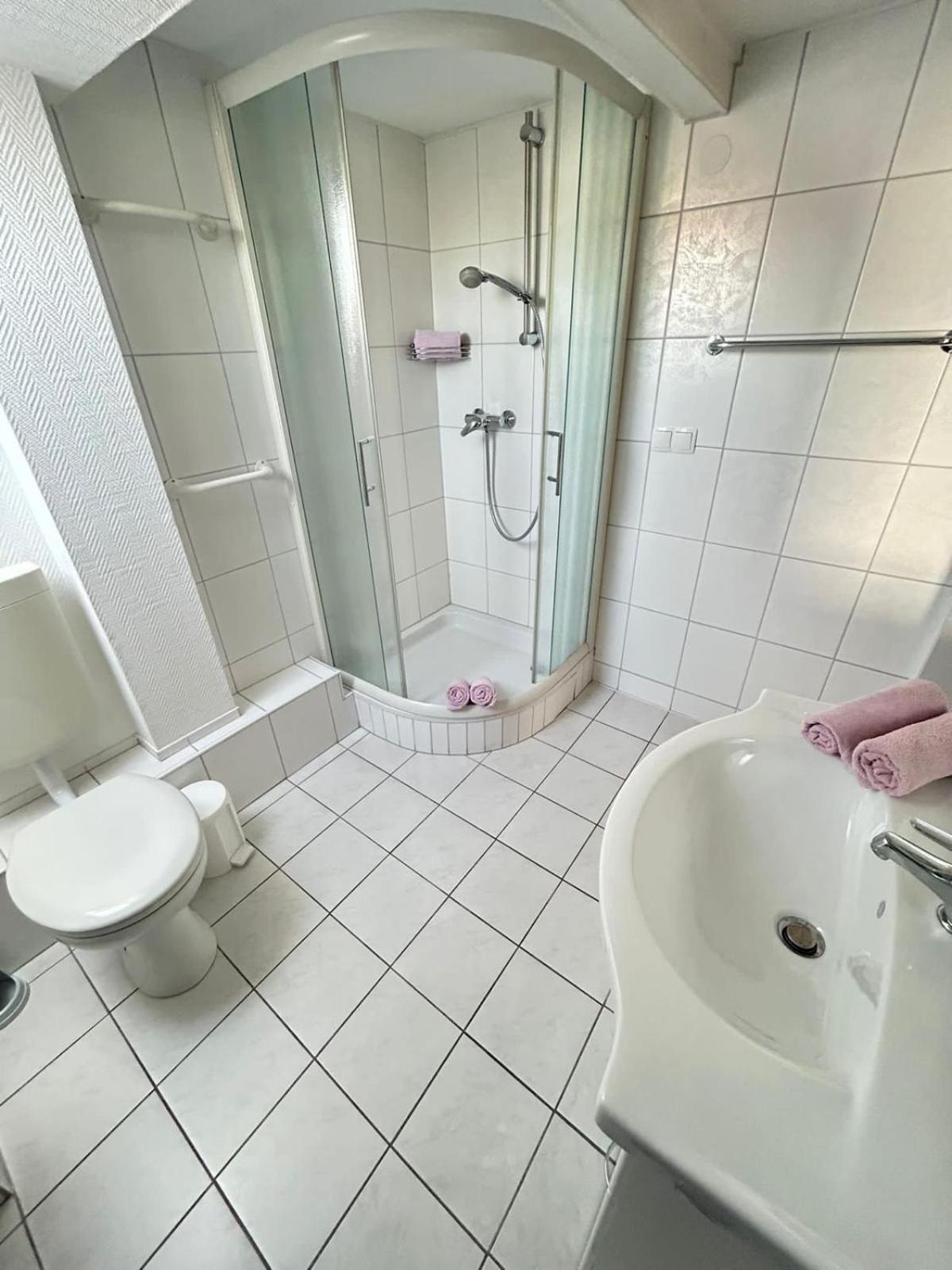 Double Room with partial lake view and balcony photo 2