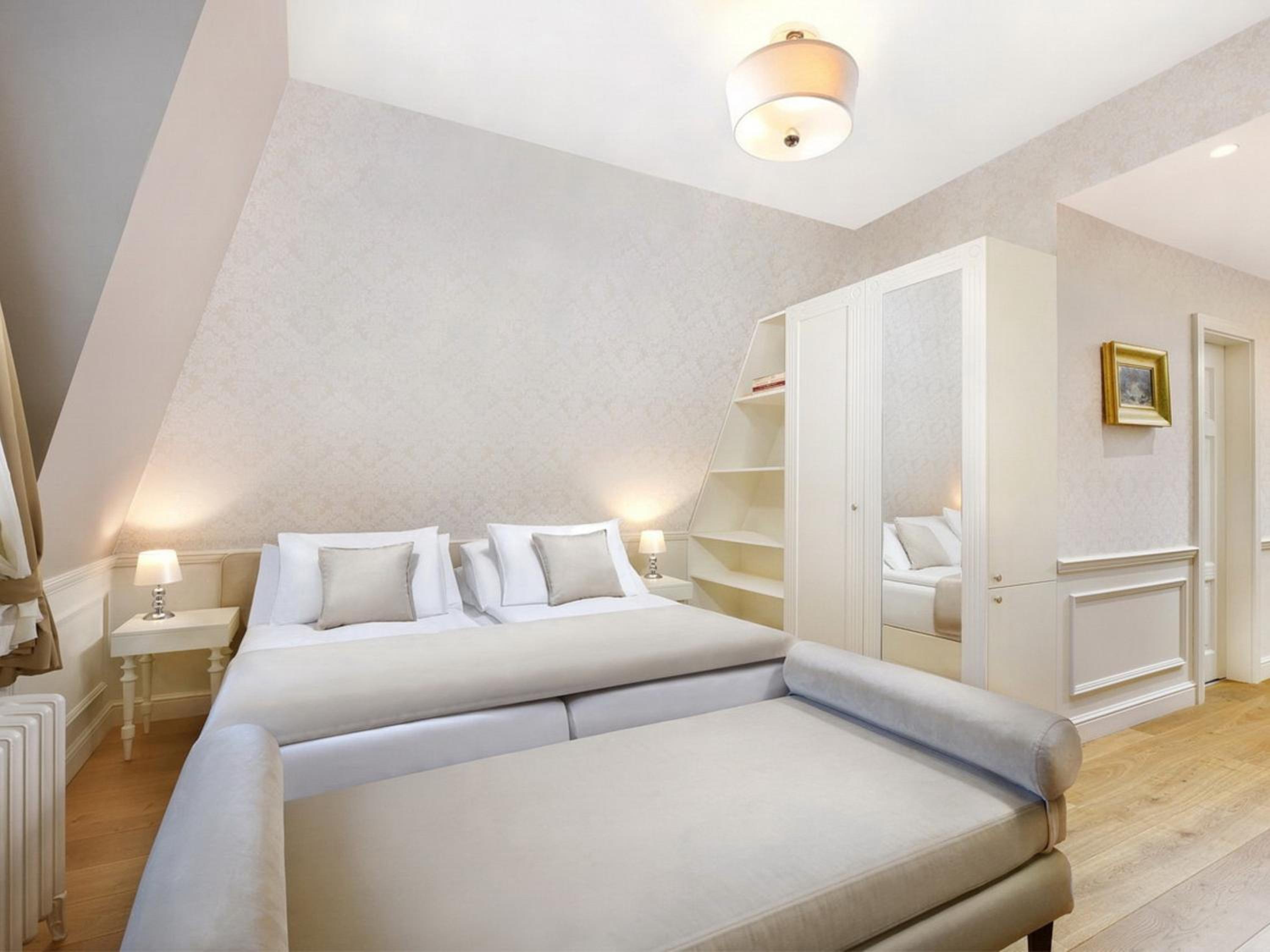Historical Attic Room photo 3