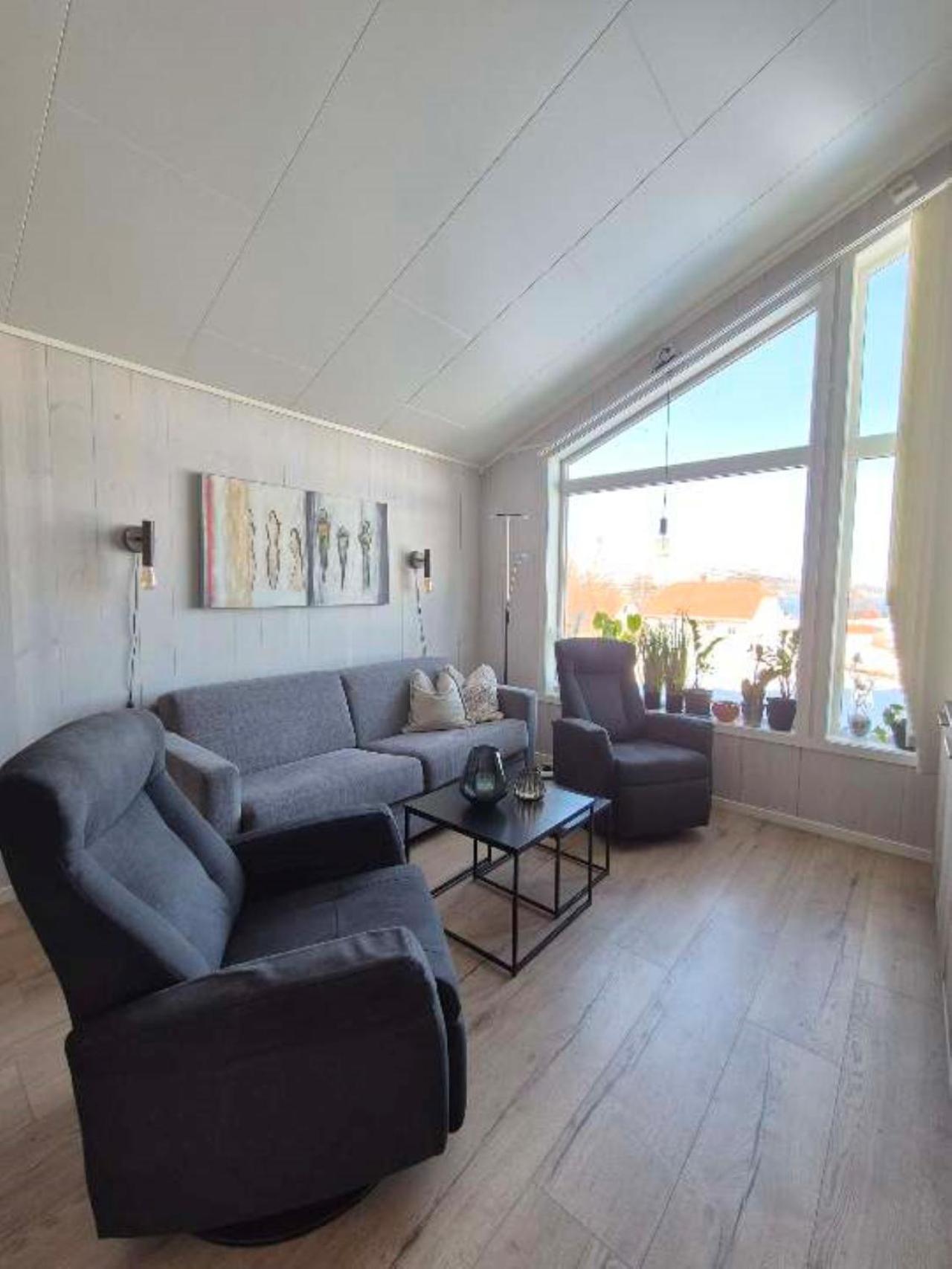 One-Bedroom House photo 1