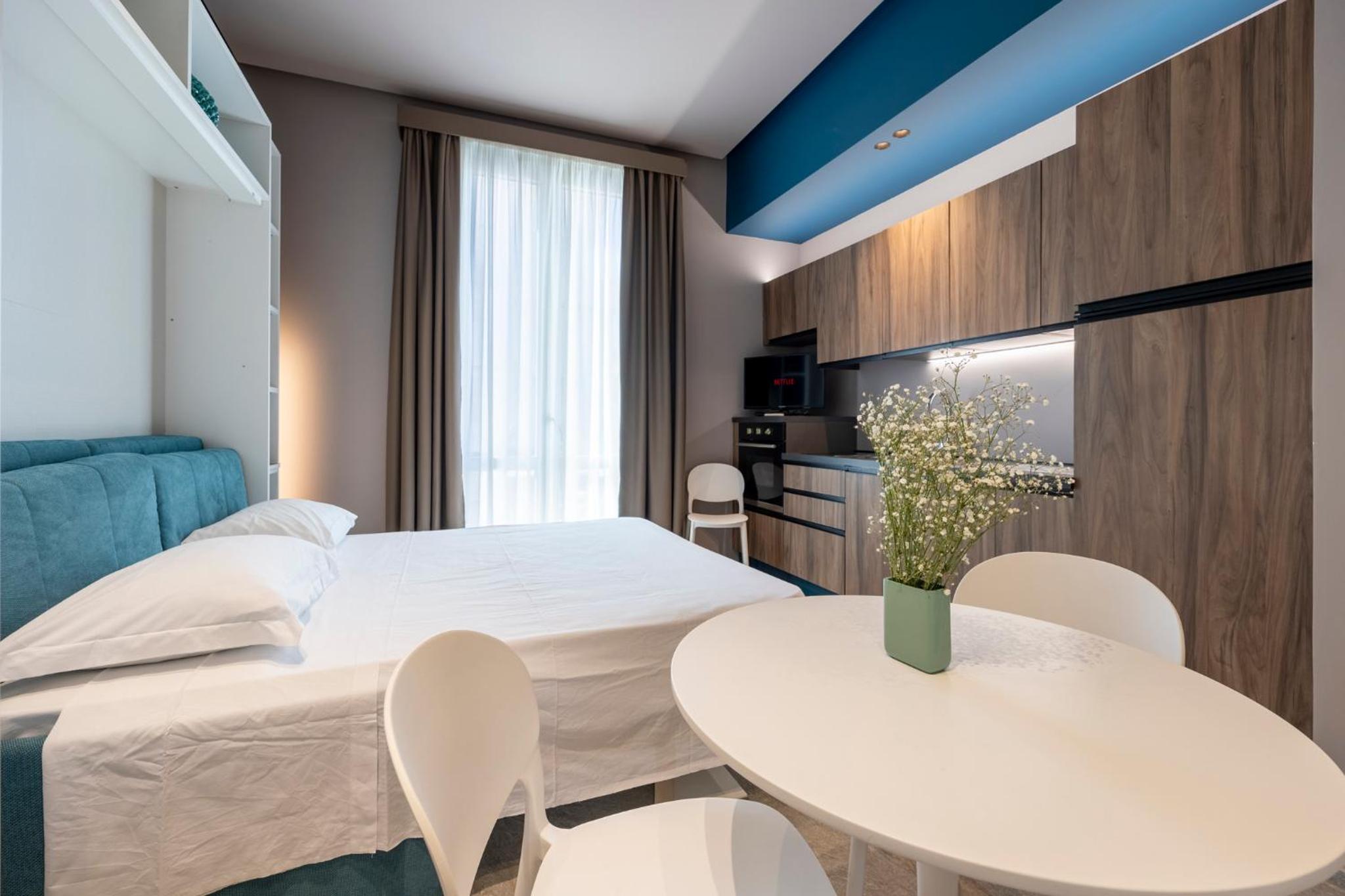 King Room with Balcony photo 1