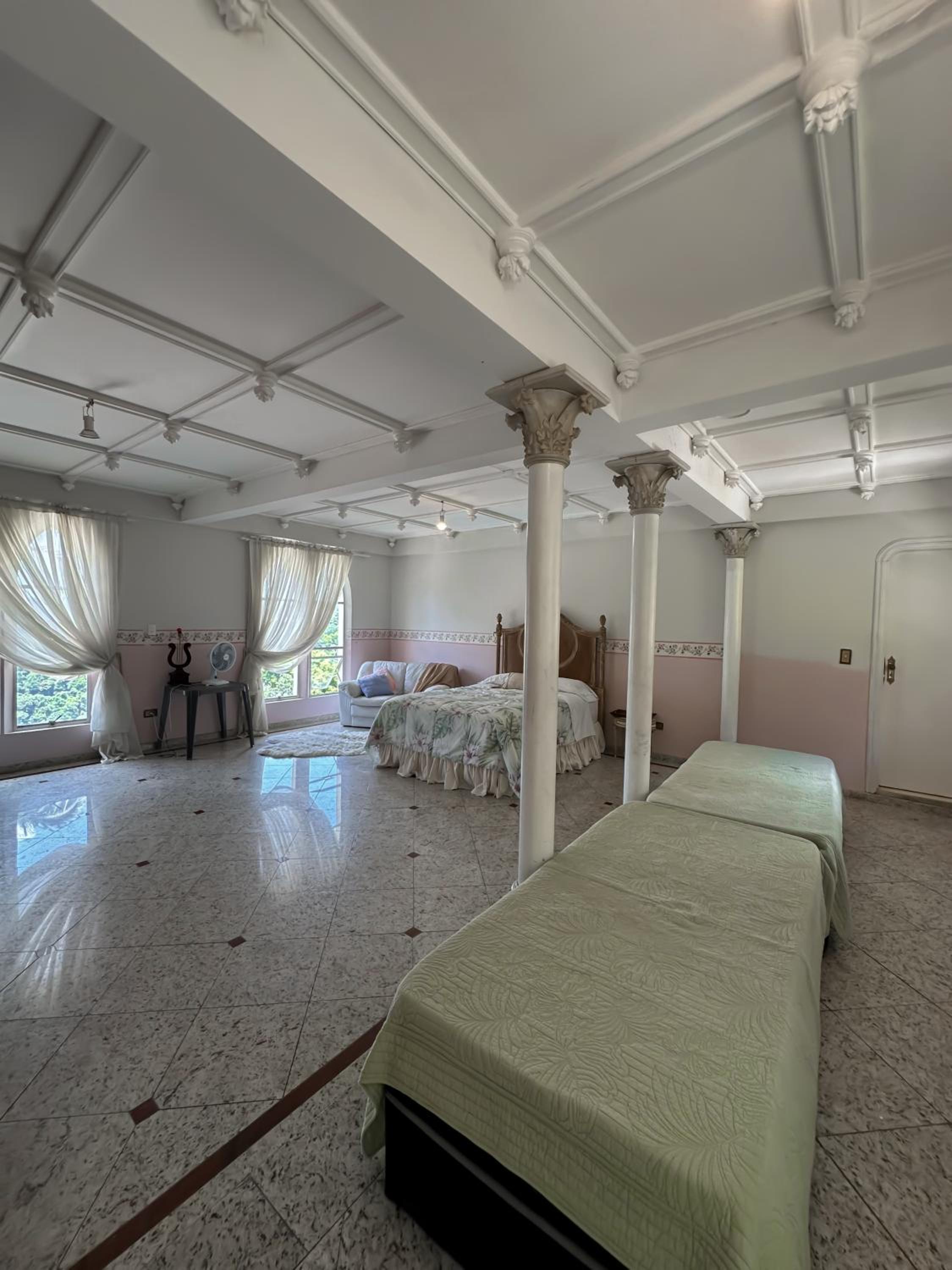 Villa photo 2