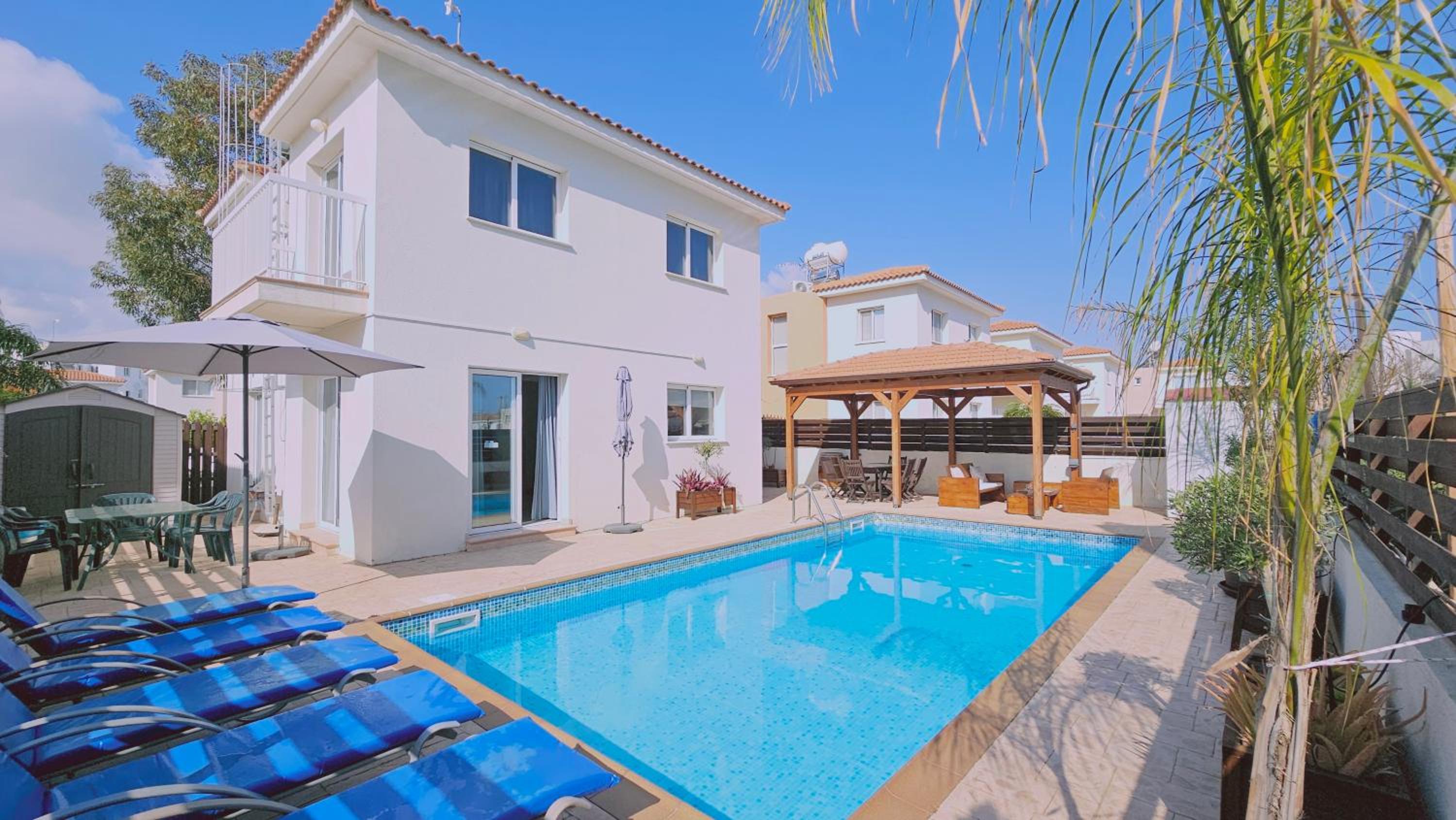 Villa photo 2