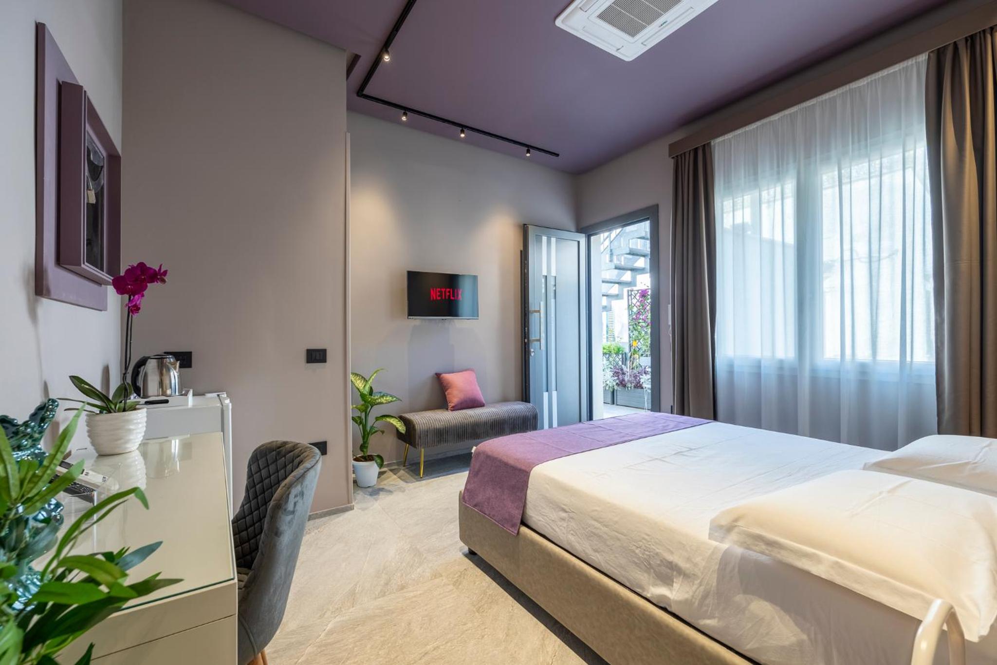 Standard King Room photo 3