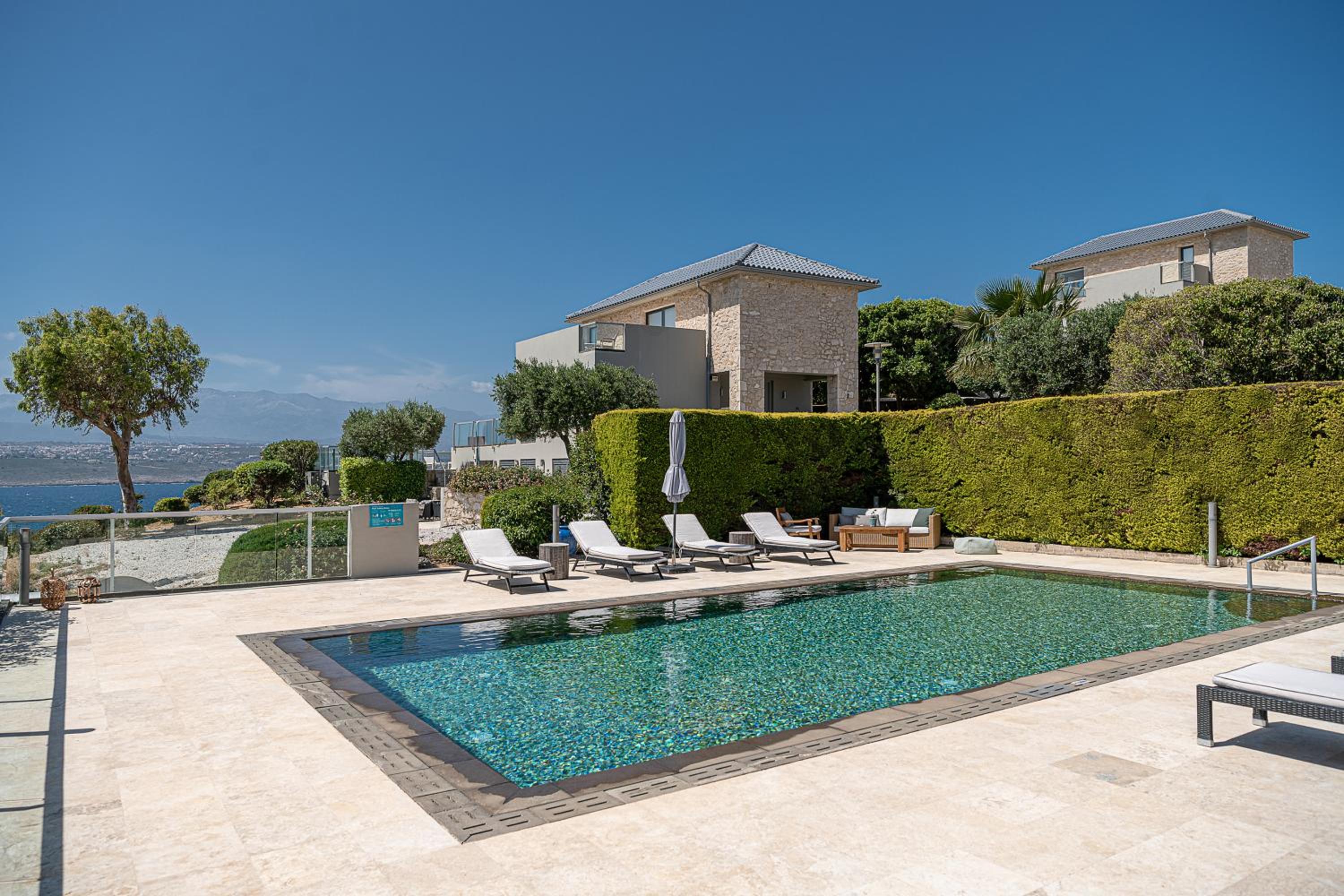 Villa photo 3