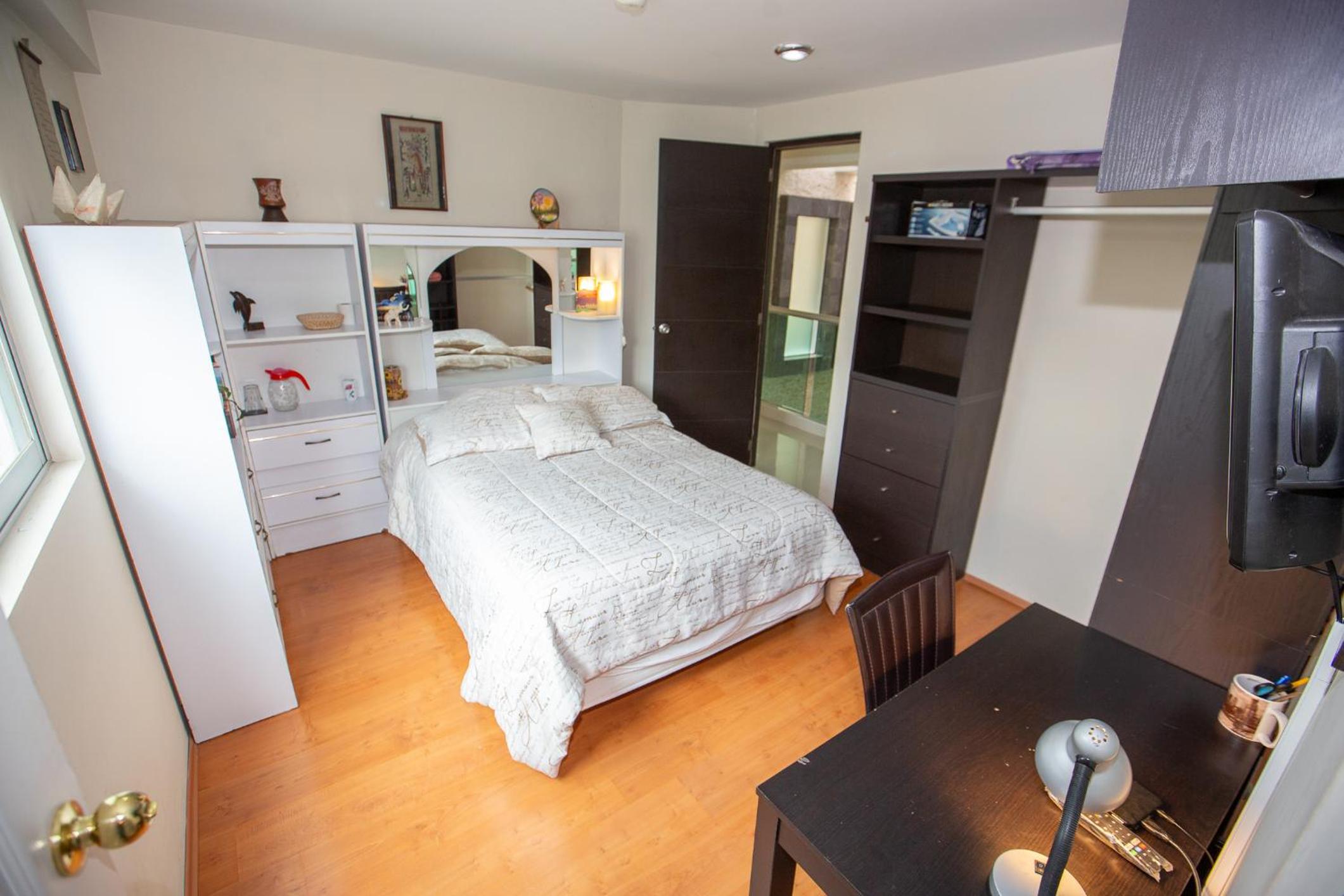 Double Room With Private Bathroom photo 1