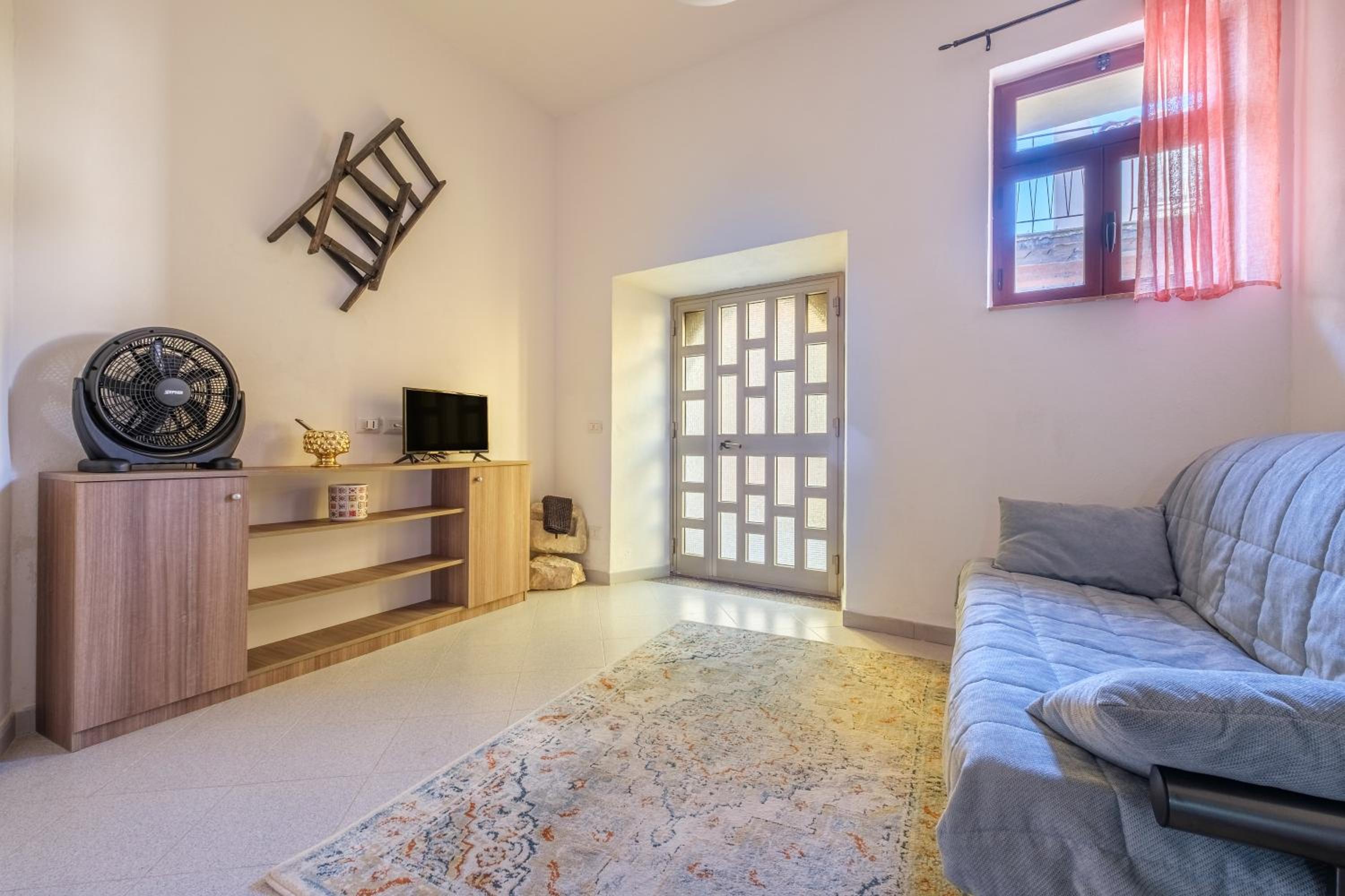 Two-Bedroom House photo 2