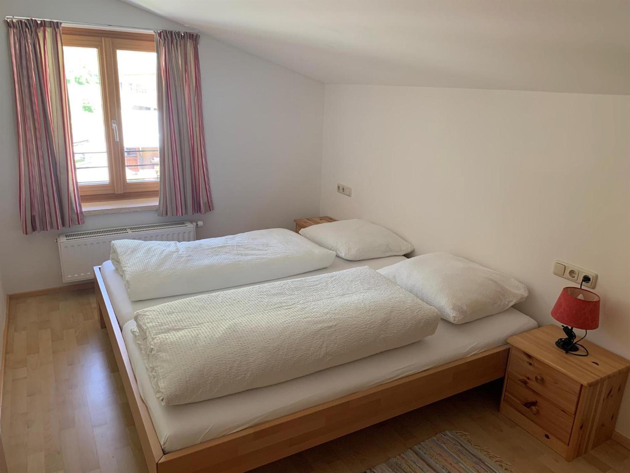 Two-Bedroom Apartment with Shower photo 2