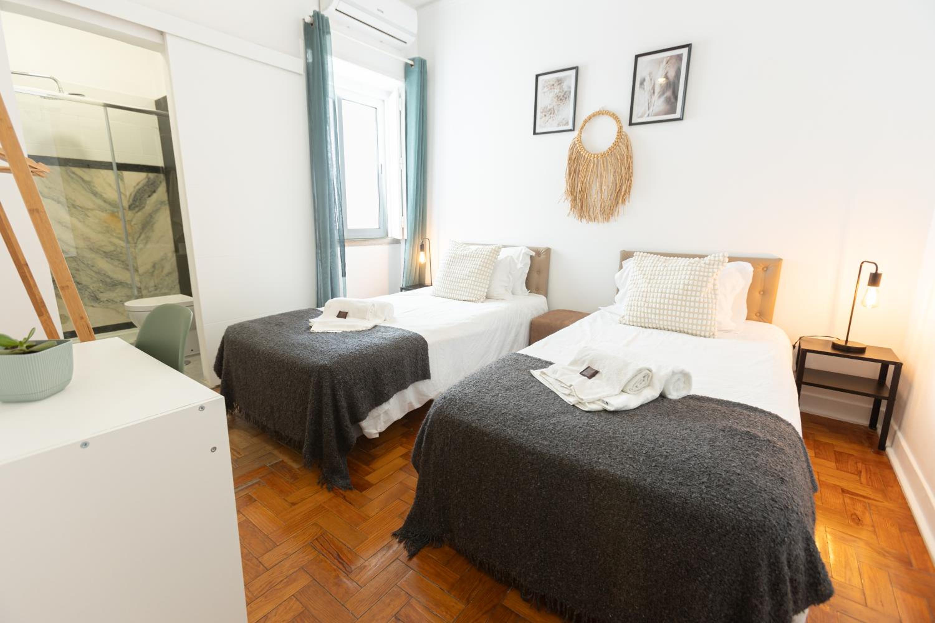 Twin Room with Private Bathroom