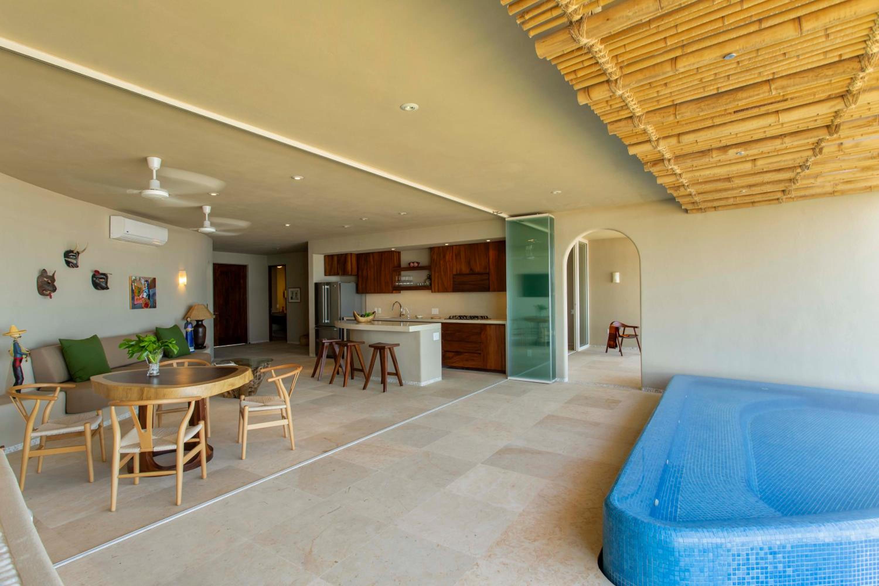 Villa photo 2