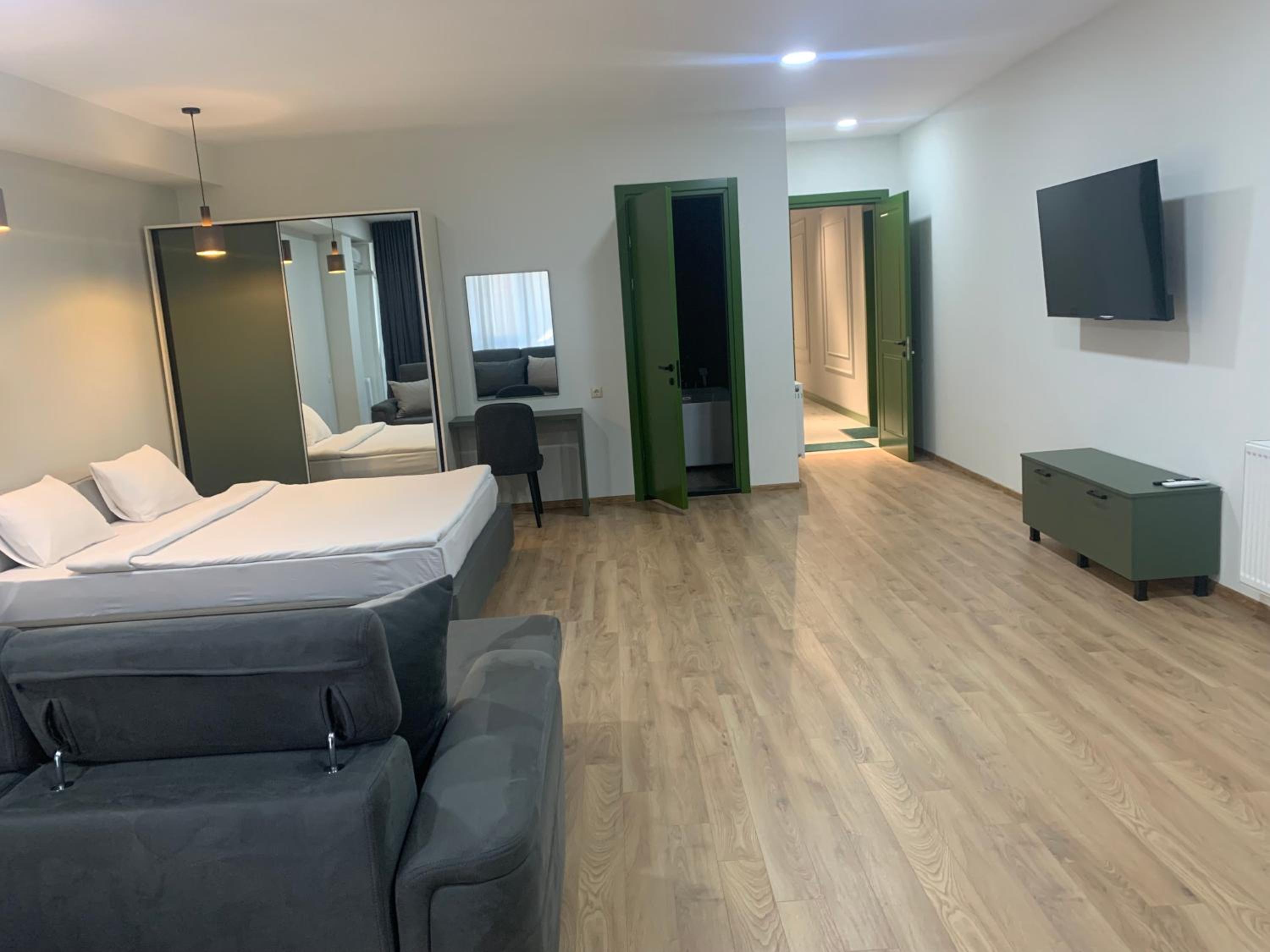 Deluxe Apartment
