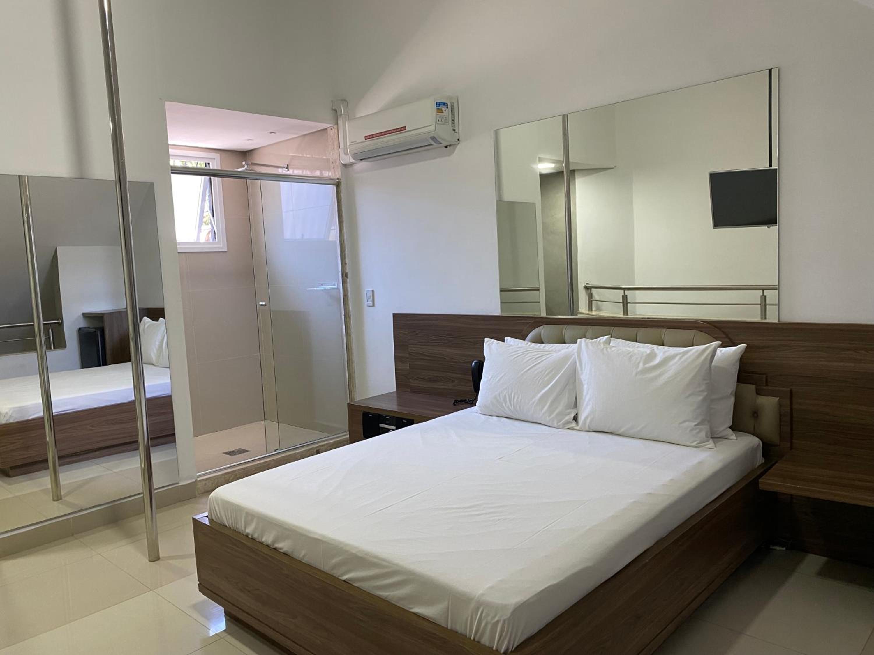 Duplex Suite - Photo 4