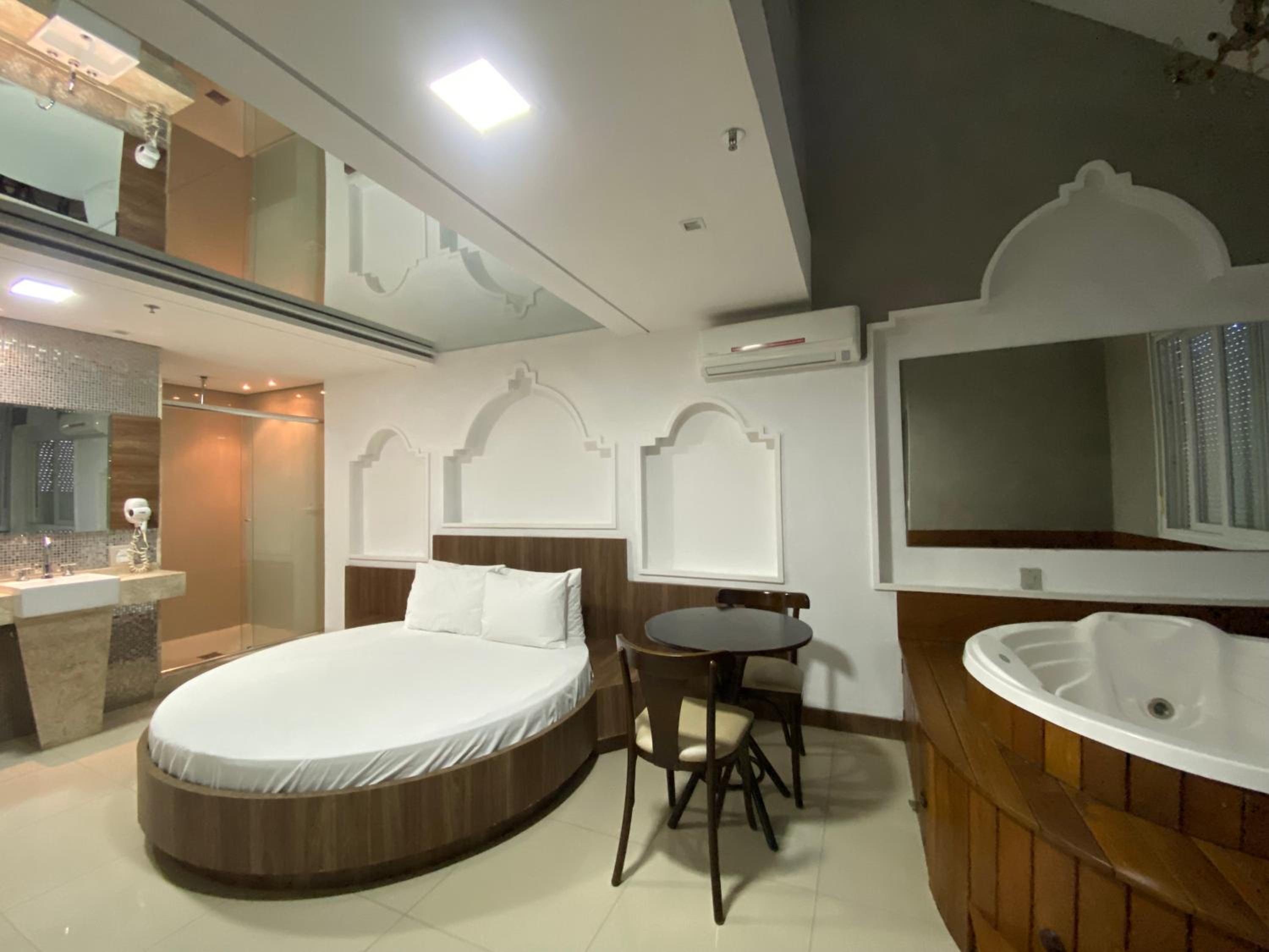 Duplex Suite - Photo 5