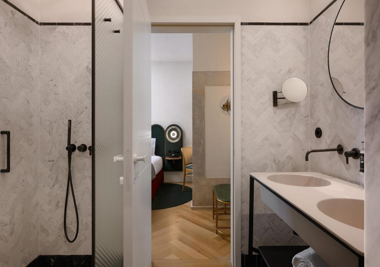 Double Room Interior Courtyard - Photo 2