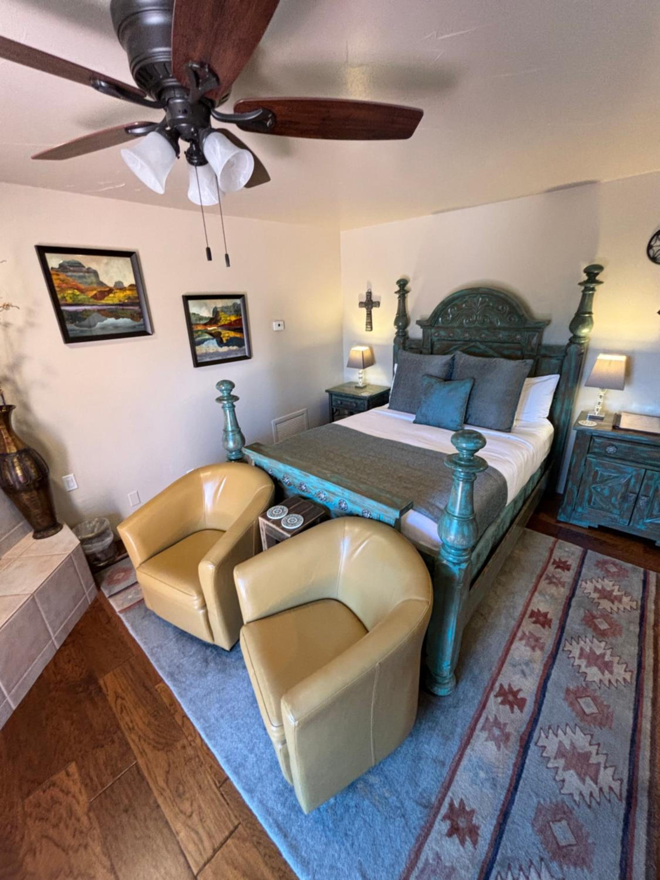 Sunlit Dreams - Standard Queen Room with View - Photo 5
