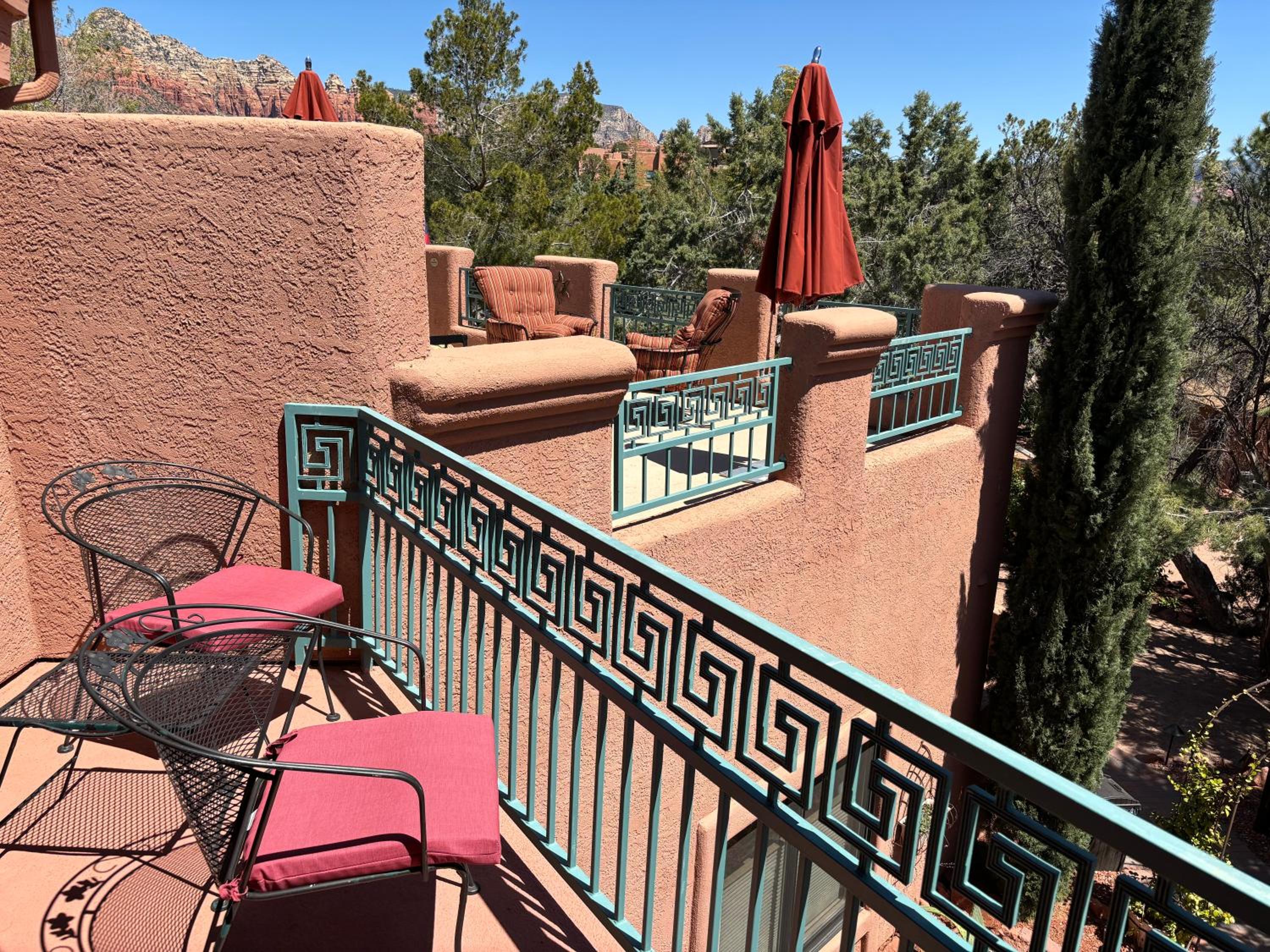 Sunlit Dreams - Standard Queen Room with View - Photo 11