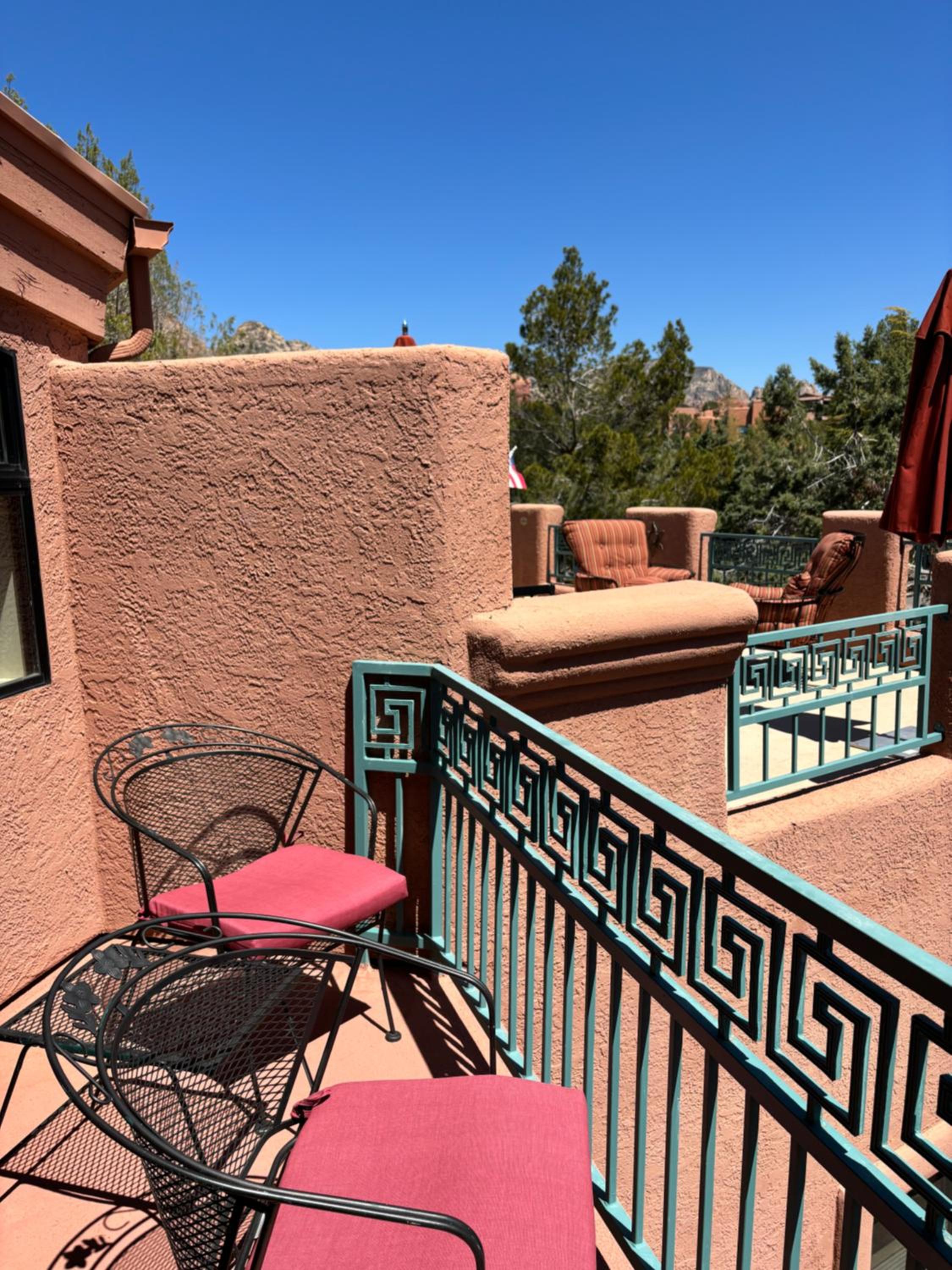 Sunlit Dreams - Standard Queen Room with View - Photo 12