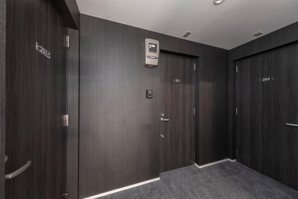 One-Bedroom Apartment - Photo 2