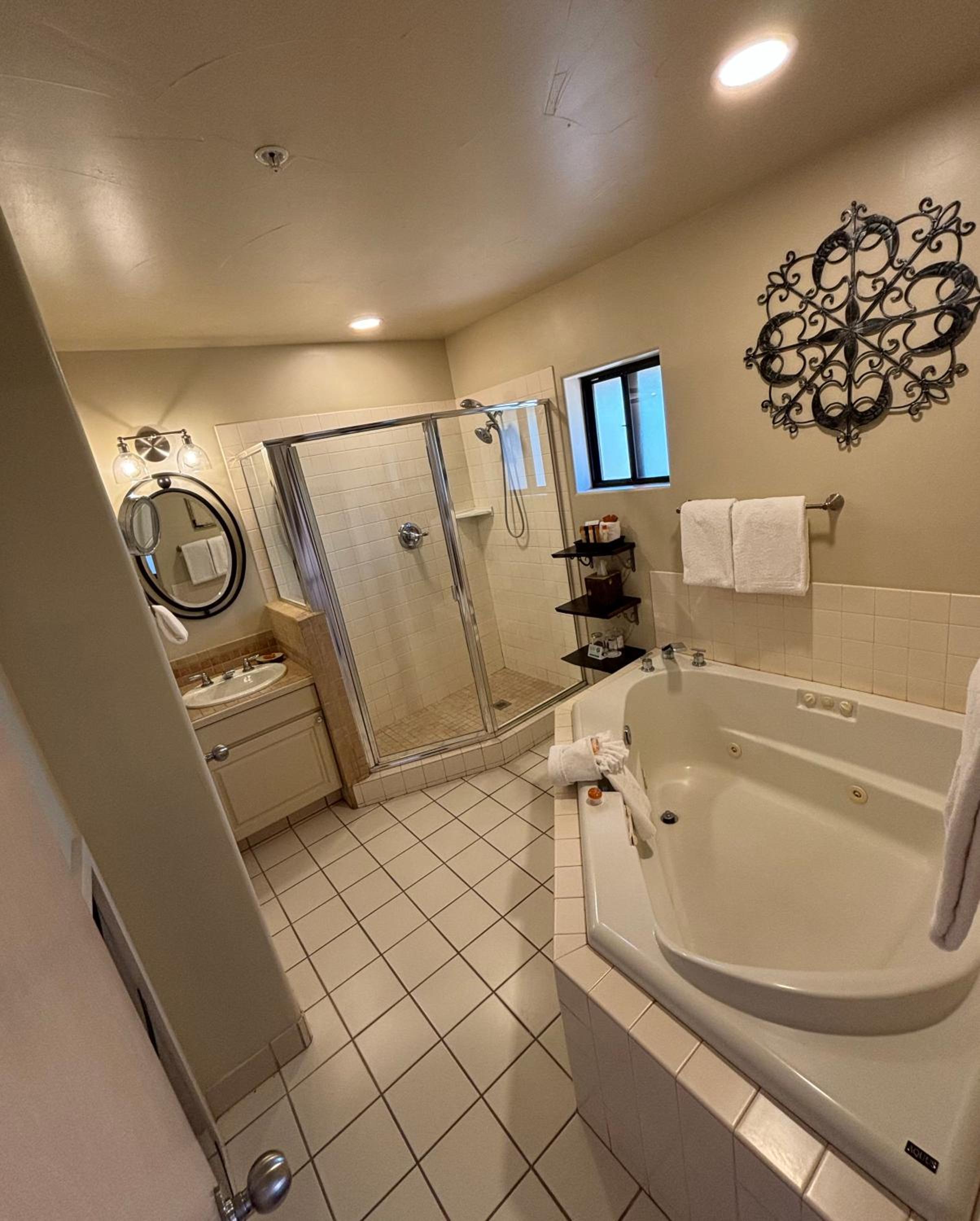 Arizona Pines - Double Room - Photo 4
