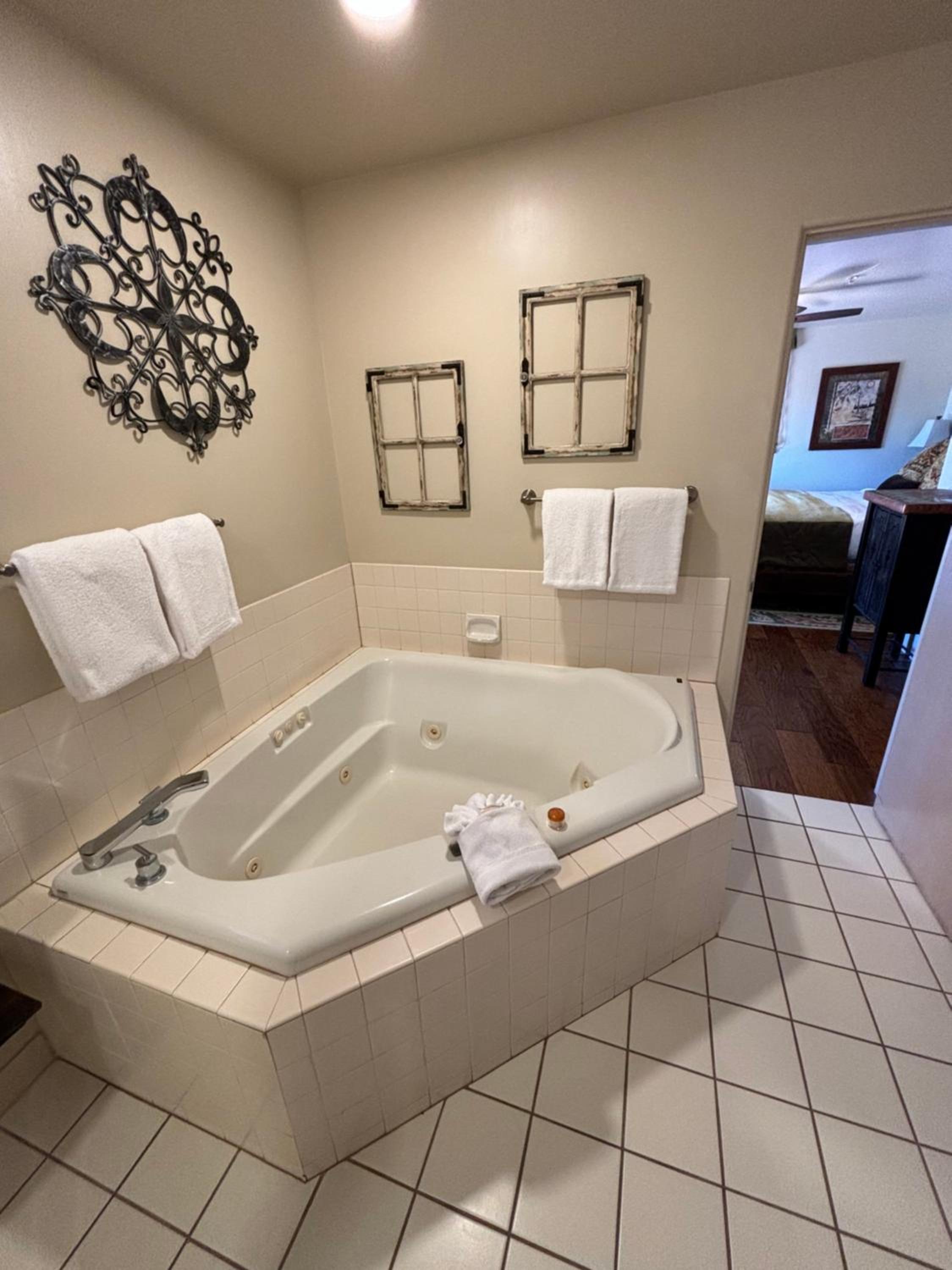 Arizona Pines - Double Room - Photo 3
